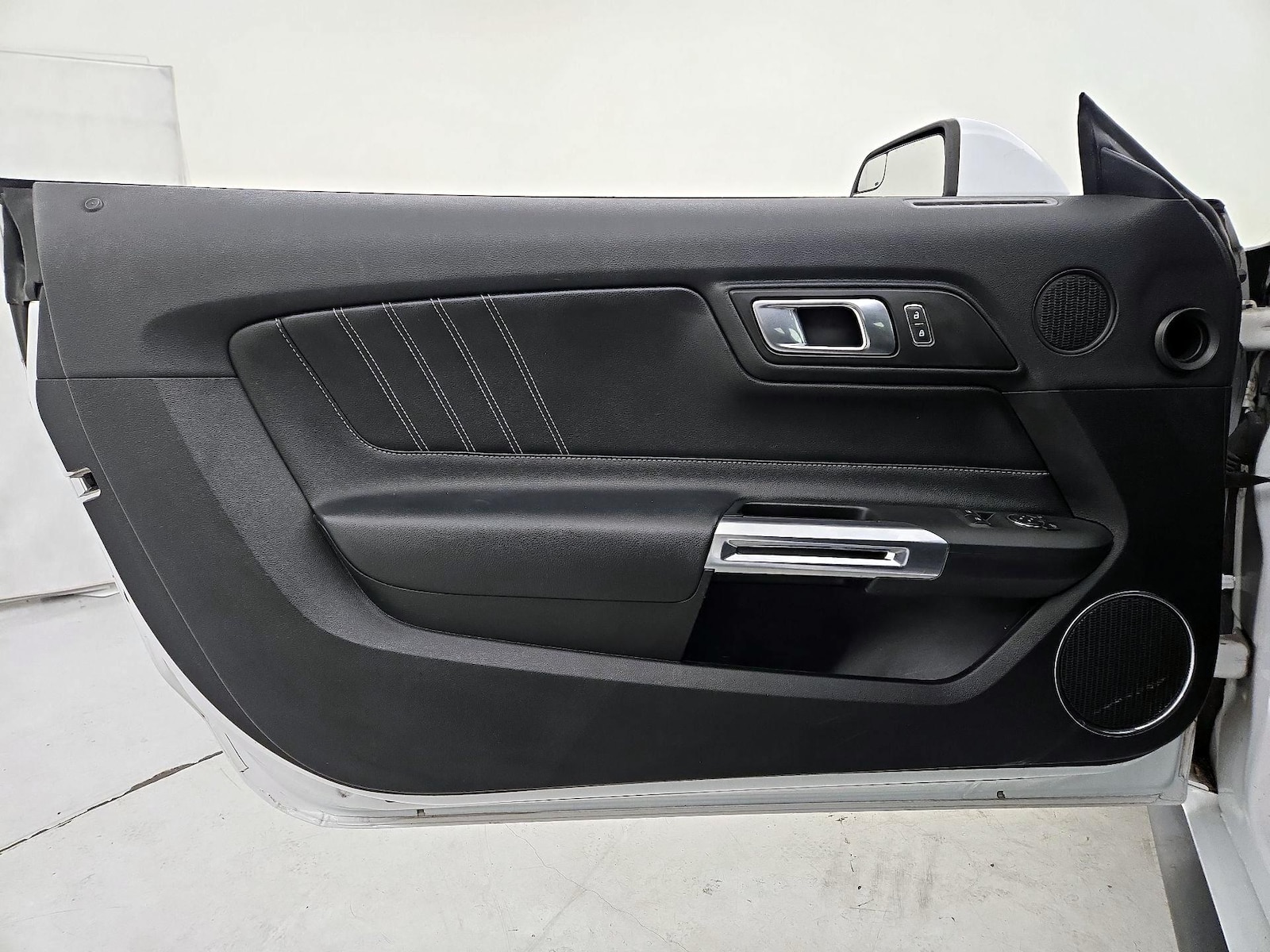 2020 Ford Mustang EcoBoost Premium - Photo 13