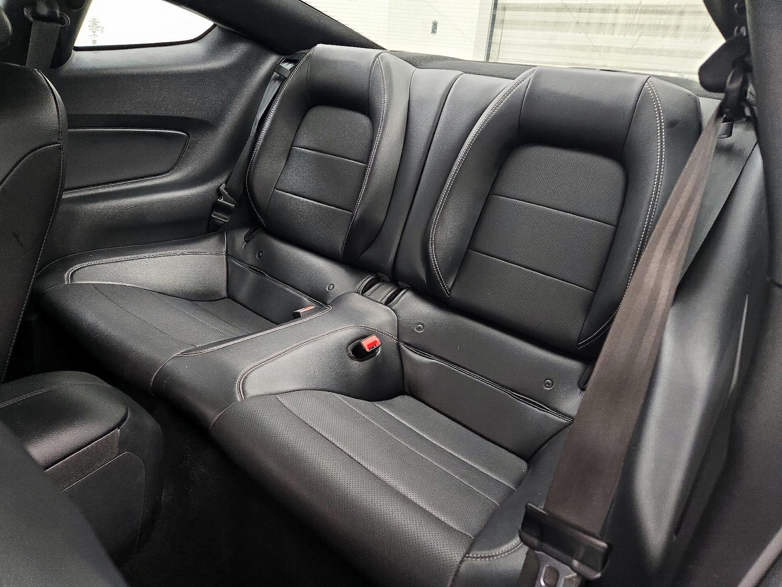 2020 Ford Mustang EcoBoost Premium - Photo 20