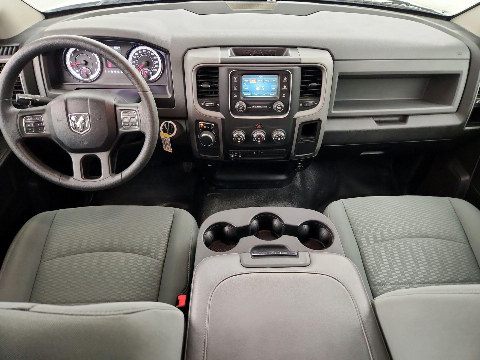 Thumbnail: 2020 RAM 1500 Classic - 9