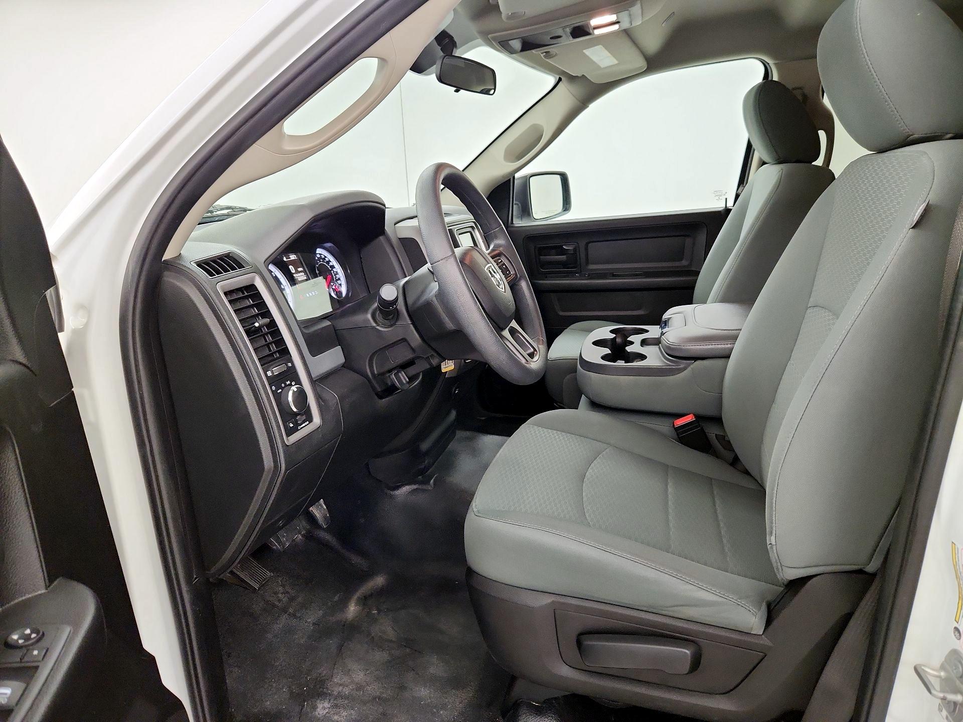 Thumbnail: 2020 RAM 1500 Classic - 11