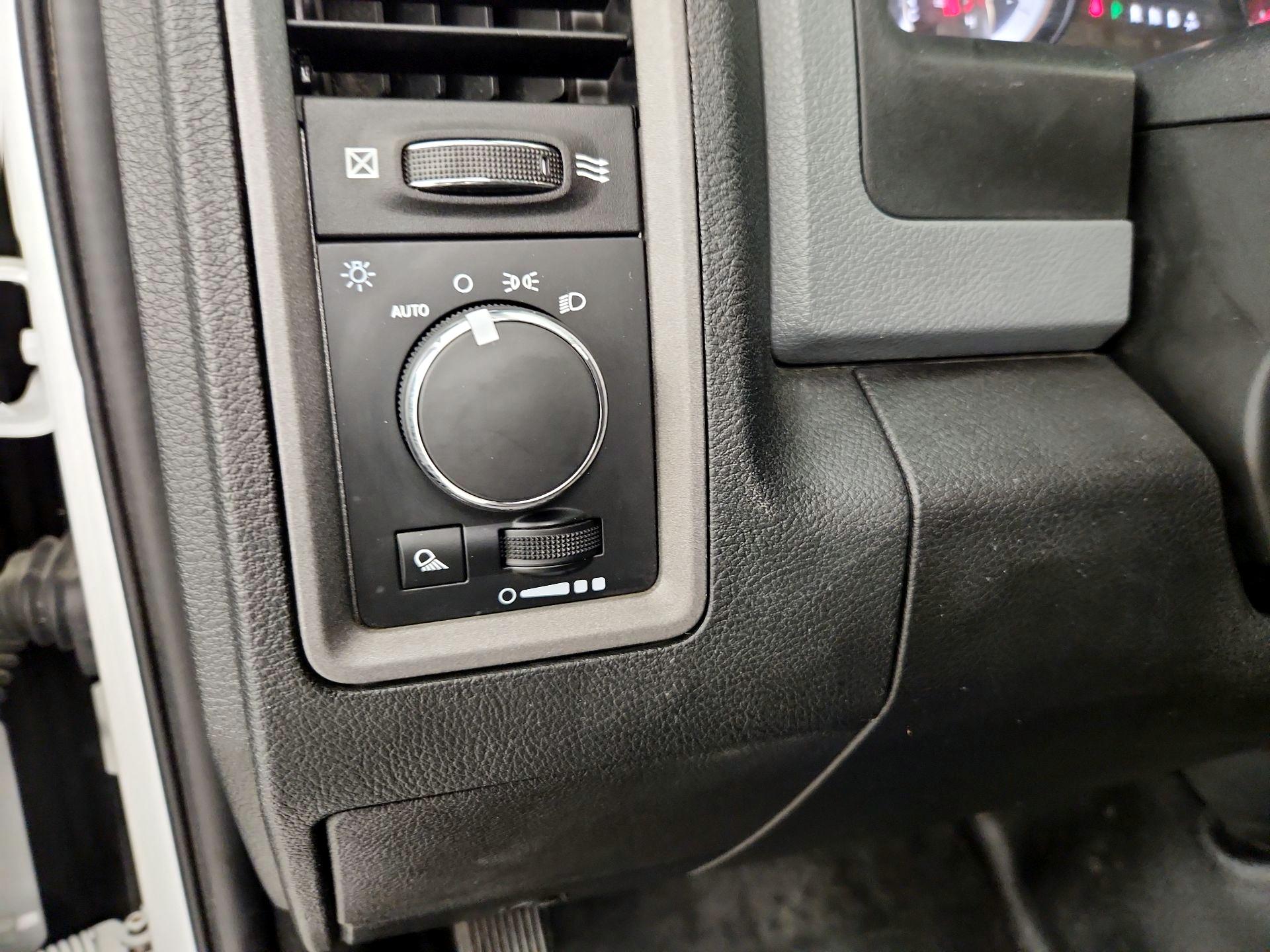 Thumbnail: 2020 RAM 1500 Classic - 13