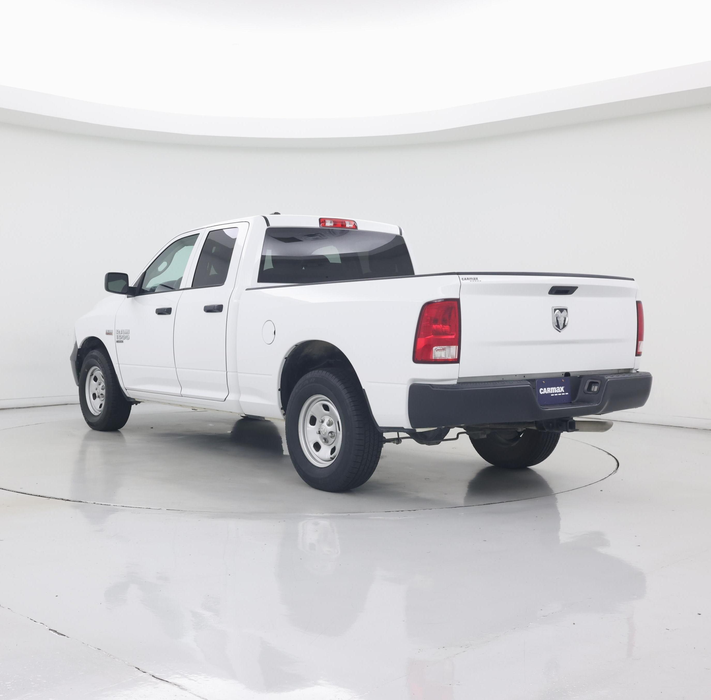 Thumbnail: 2020 RAM 1500 Classic - 2