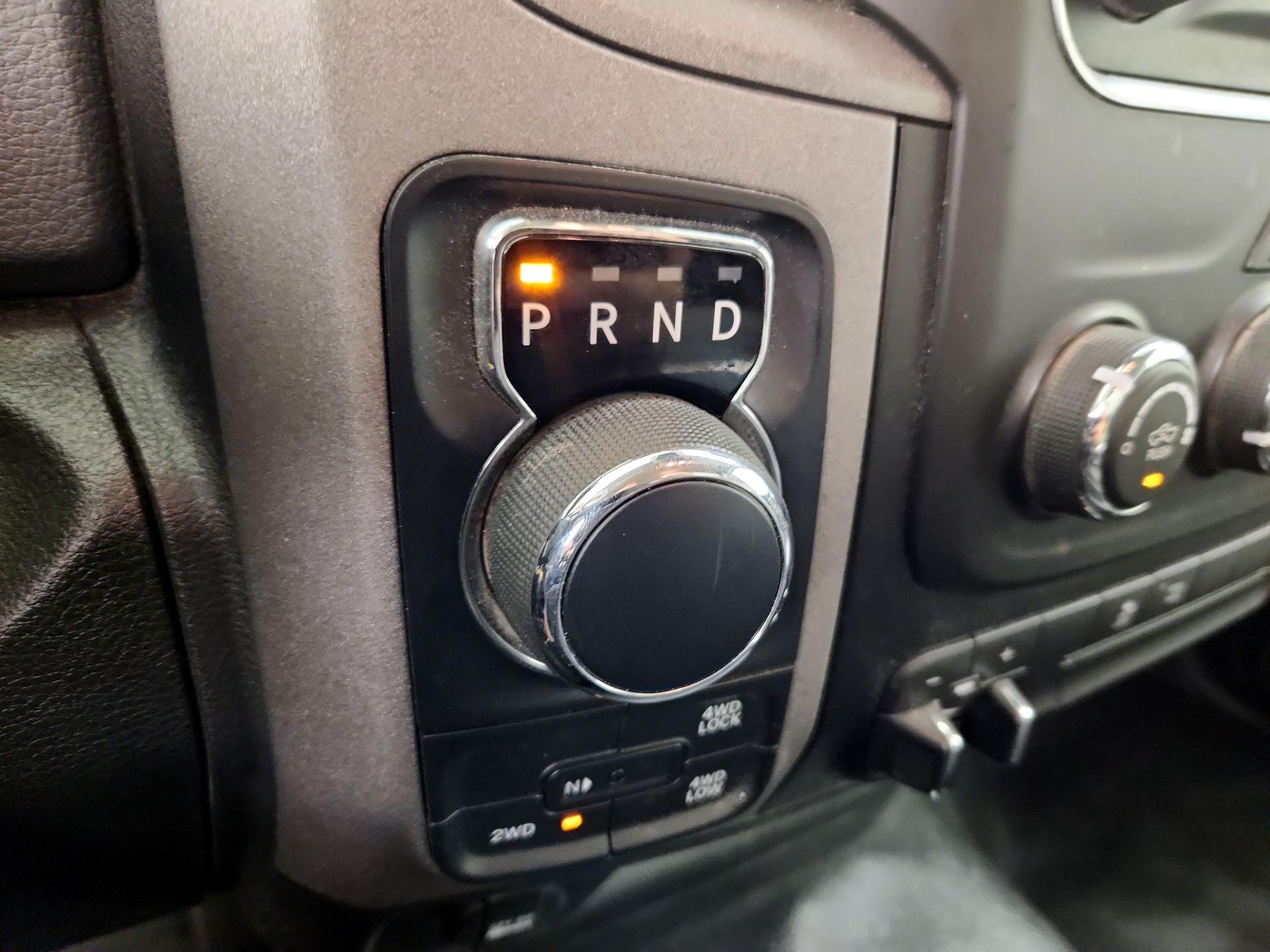 Thumbnail: 2020 RAM 1500 Classic - 17