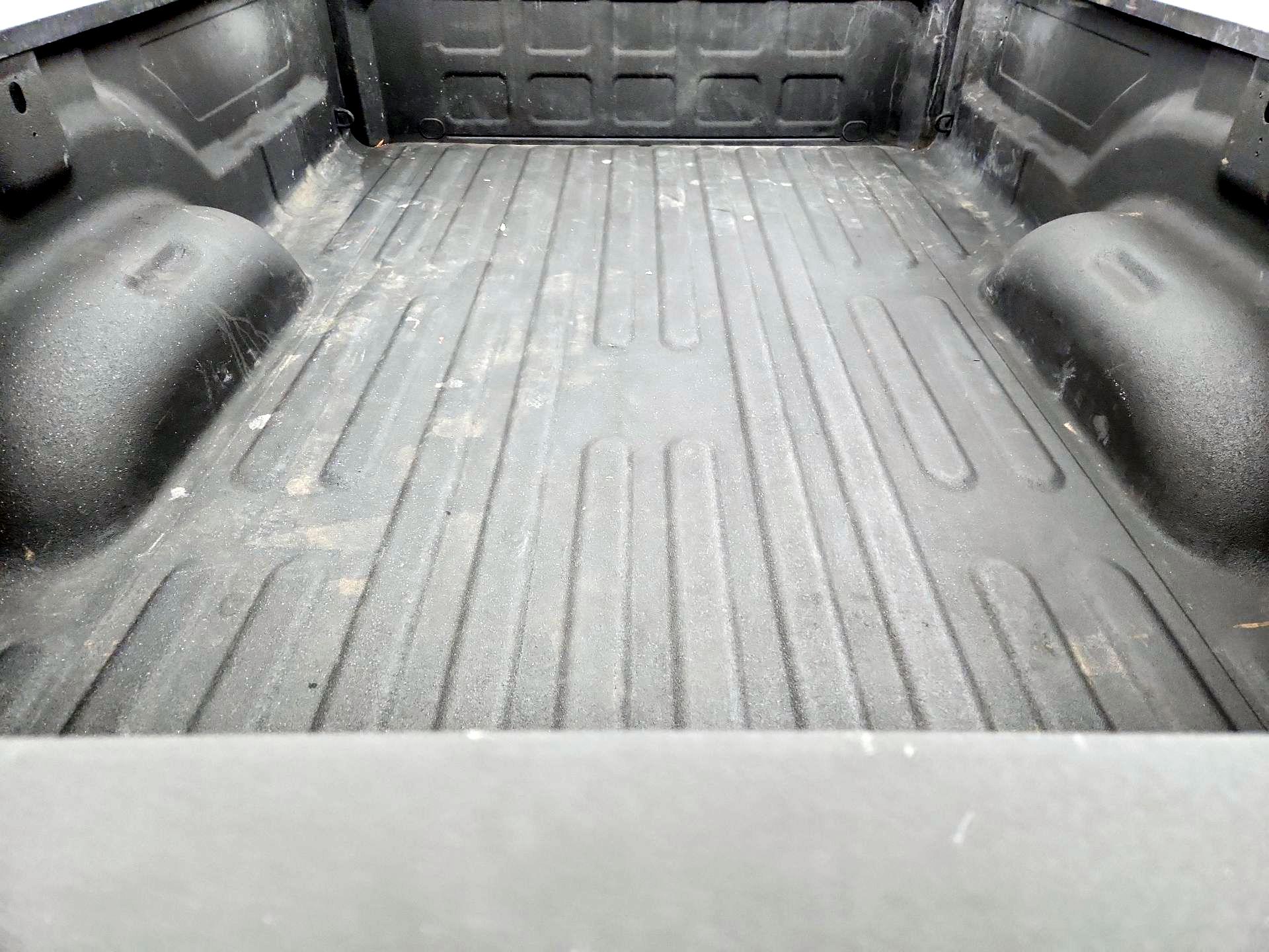 Thumbnail: 2020 RAM 1500 Classic - 19