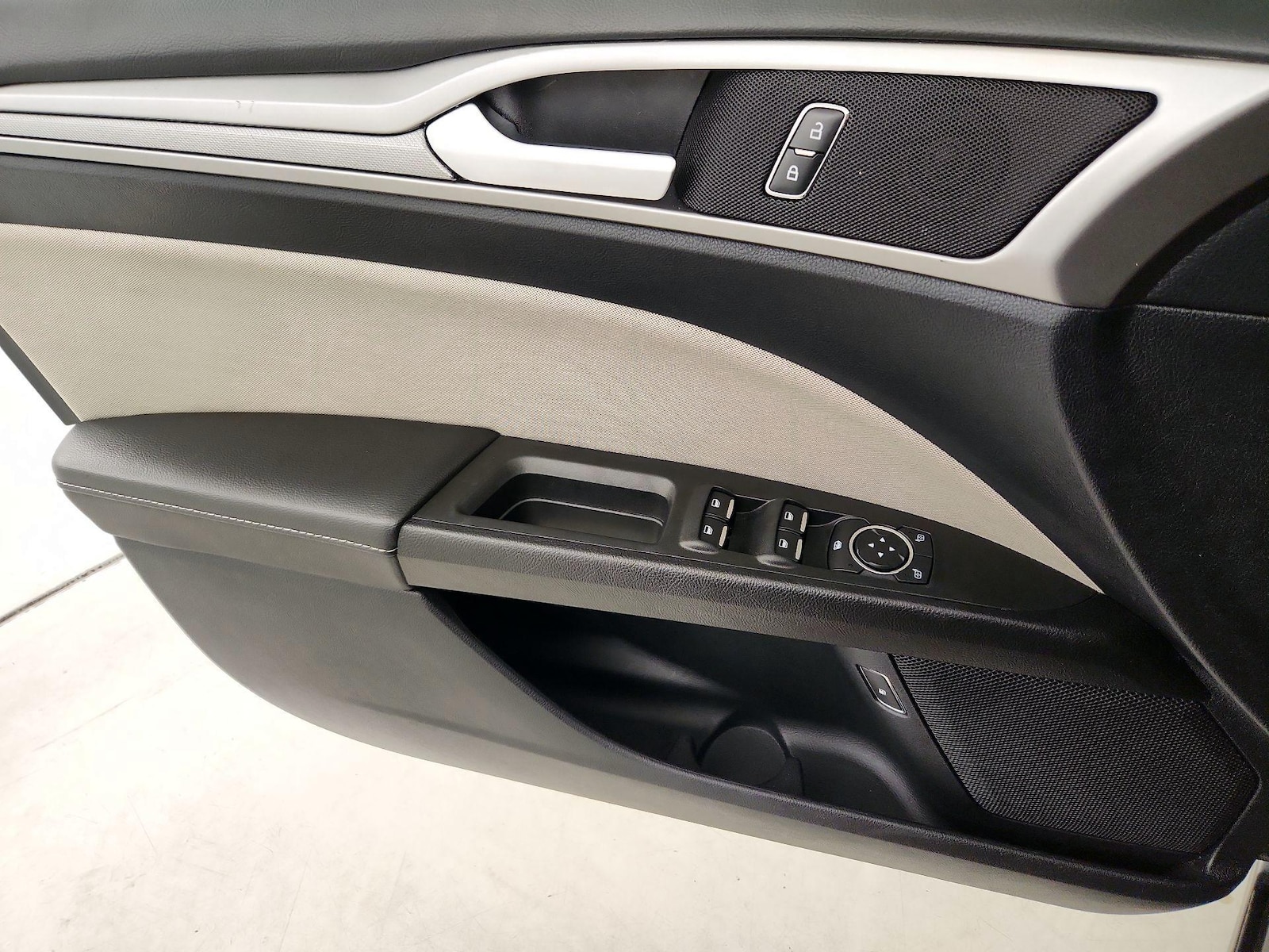 2018 Ford Fusion Hybrid S - Photo 13