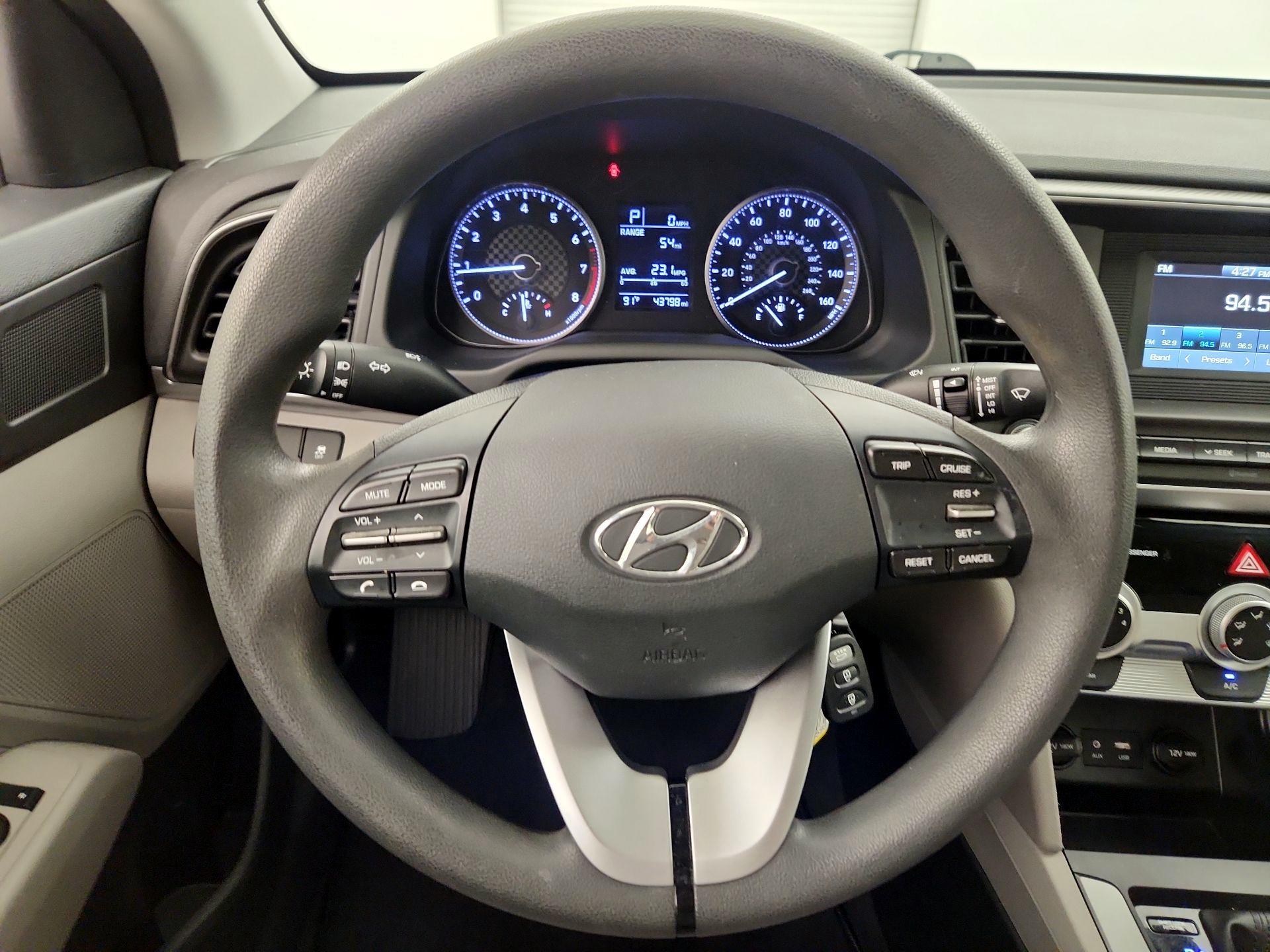 Thumbnail: 2019 Hyundai Elantra - 10