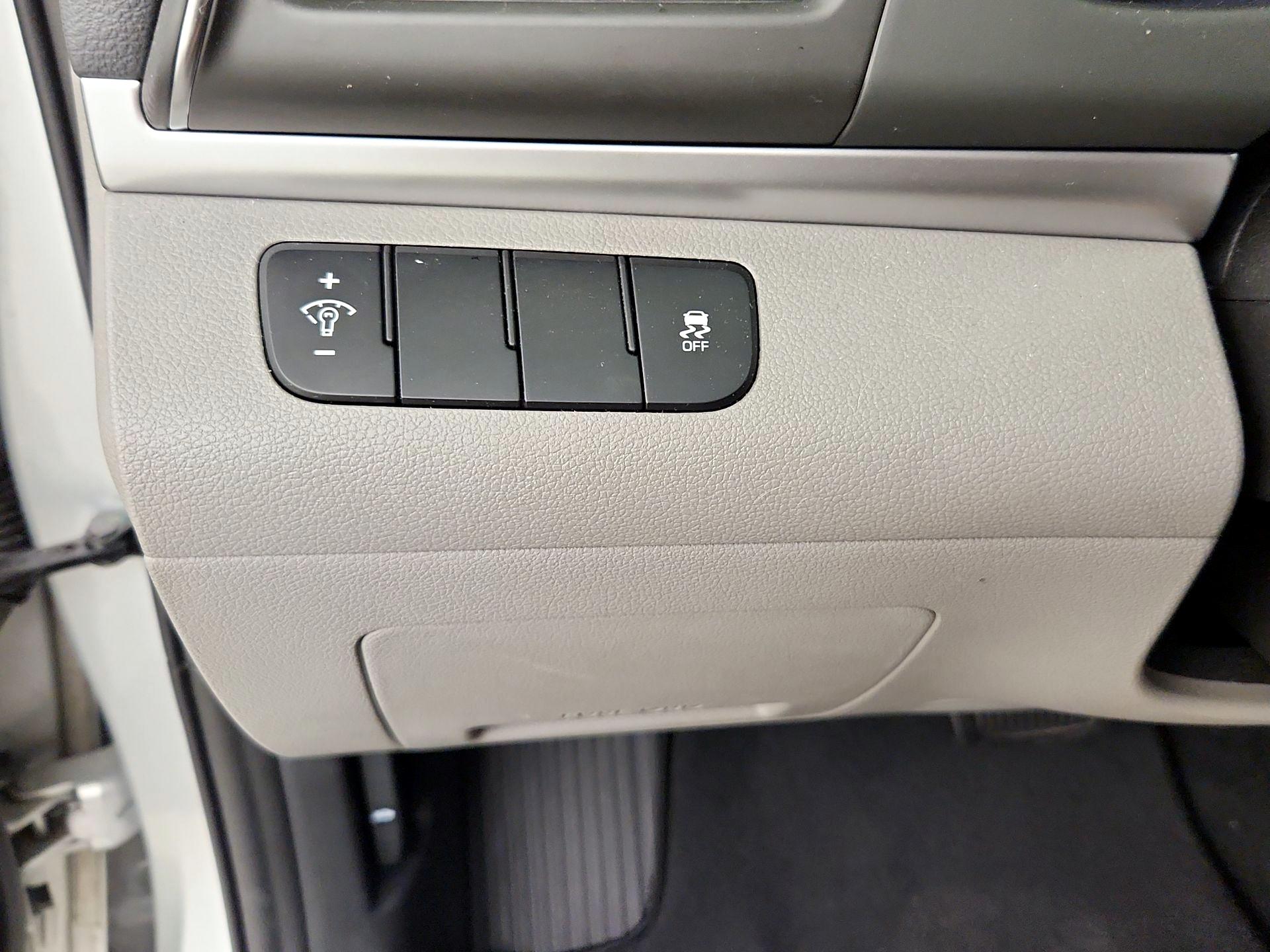 Thumbnail: 2019 Hyundai Elantra - 13