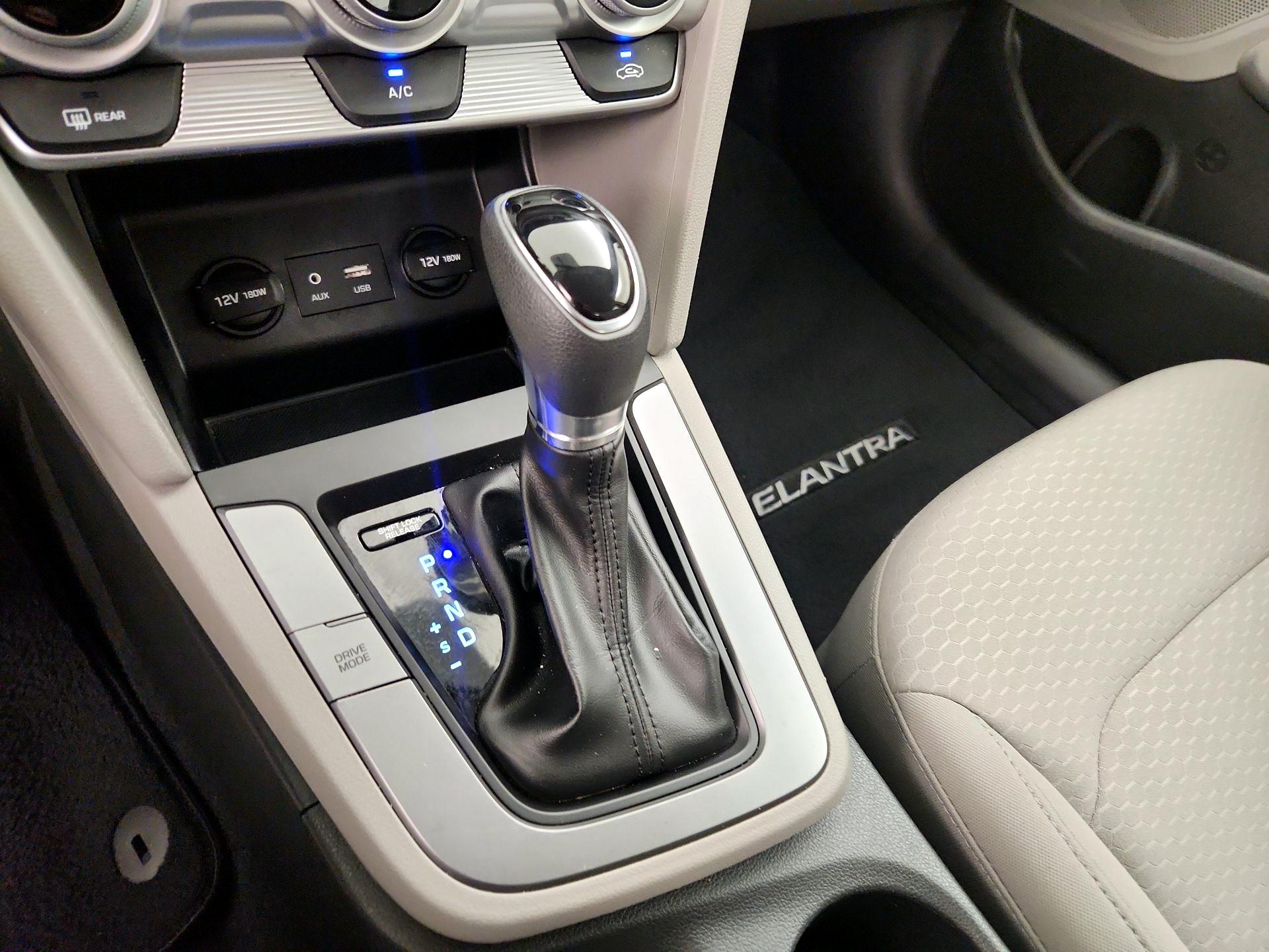 Thumbnail: 2019 Hyundai Elantra - 17