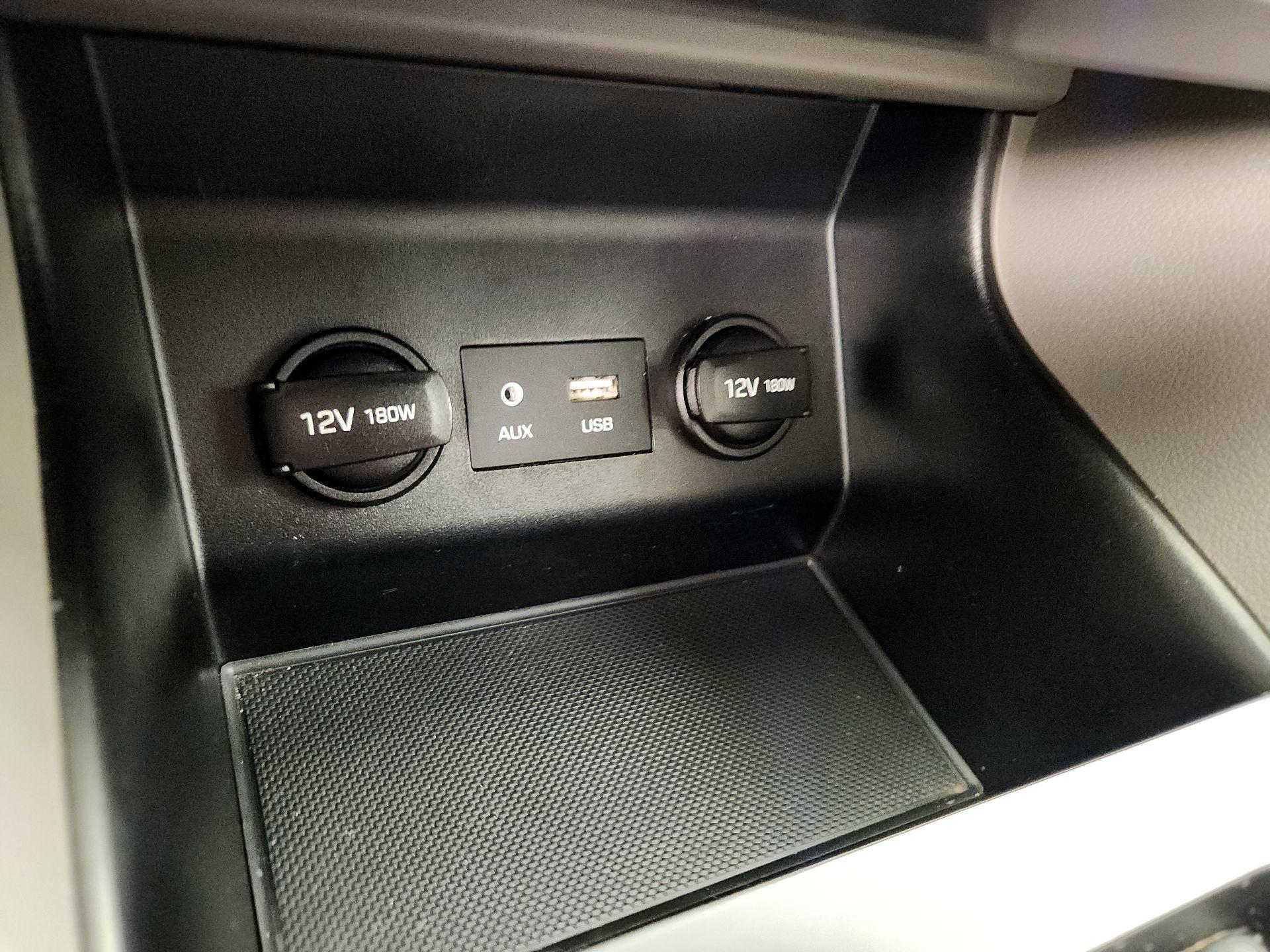 Thumbnail: 2019 Hyundai Elantra - 18