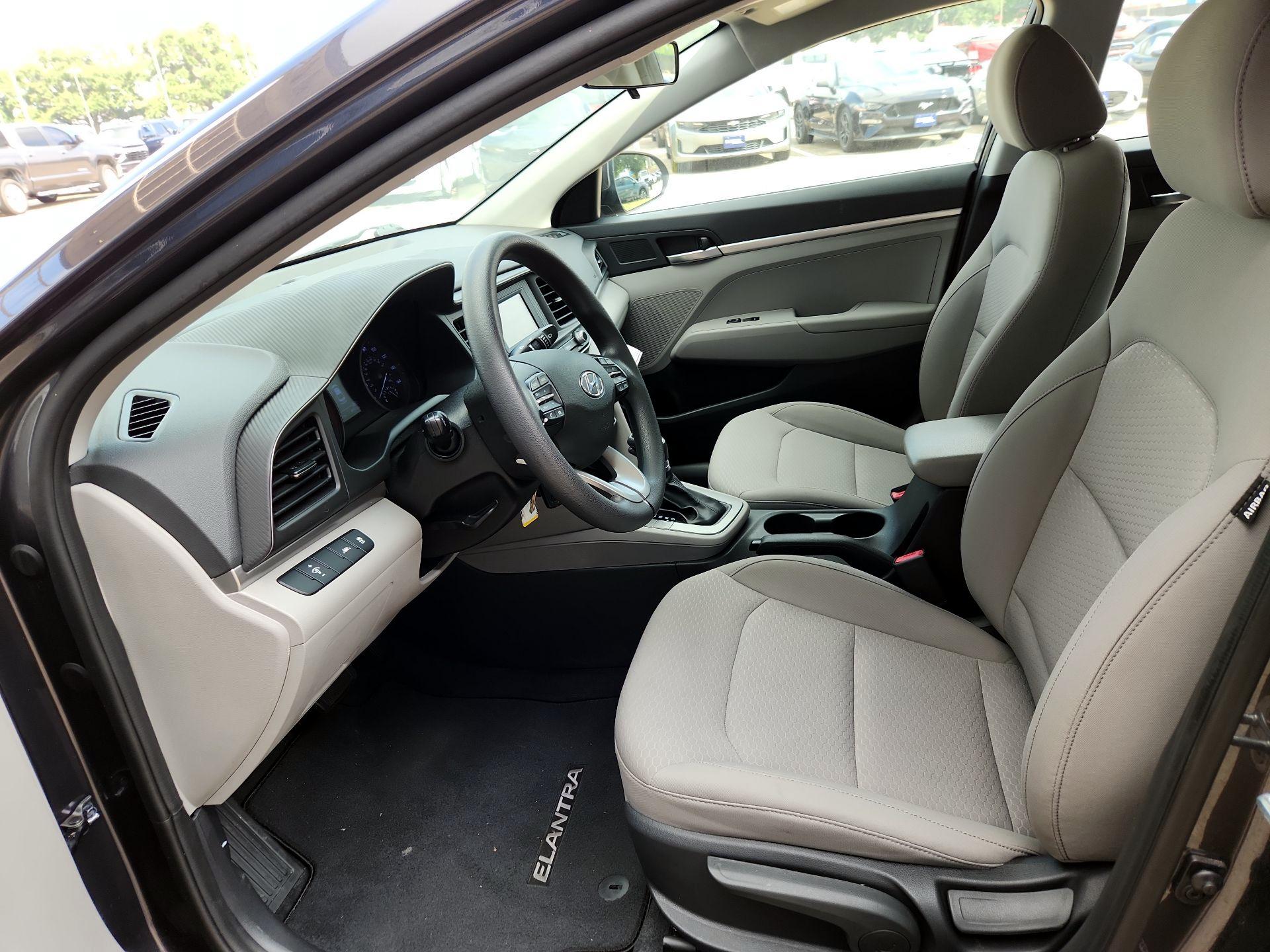 Thumbnail: 2020 Hyundai Elantra - 9