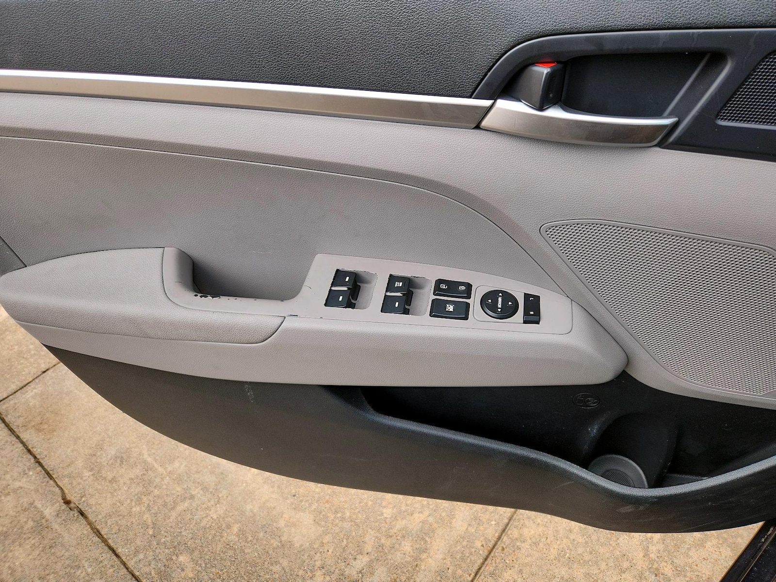 2020 Hyundai Elantra SE - Photo 12