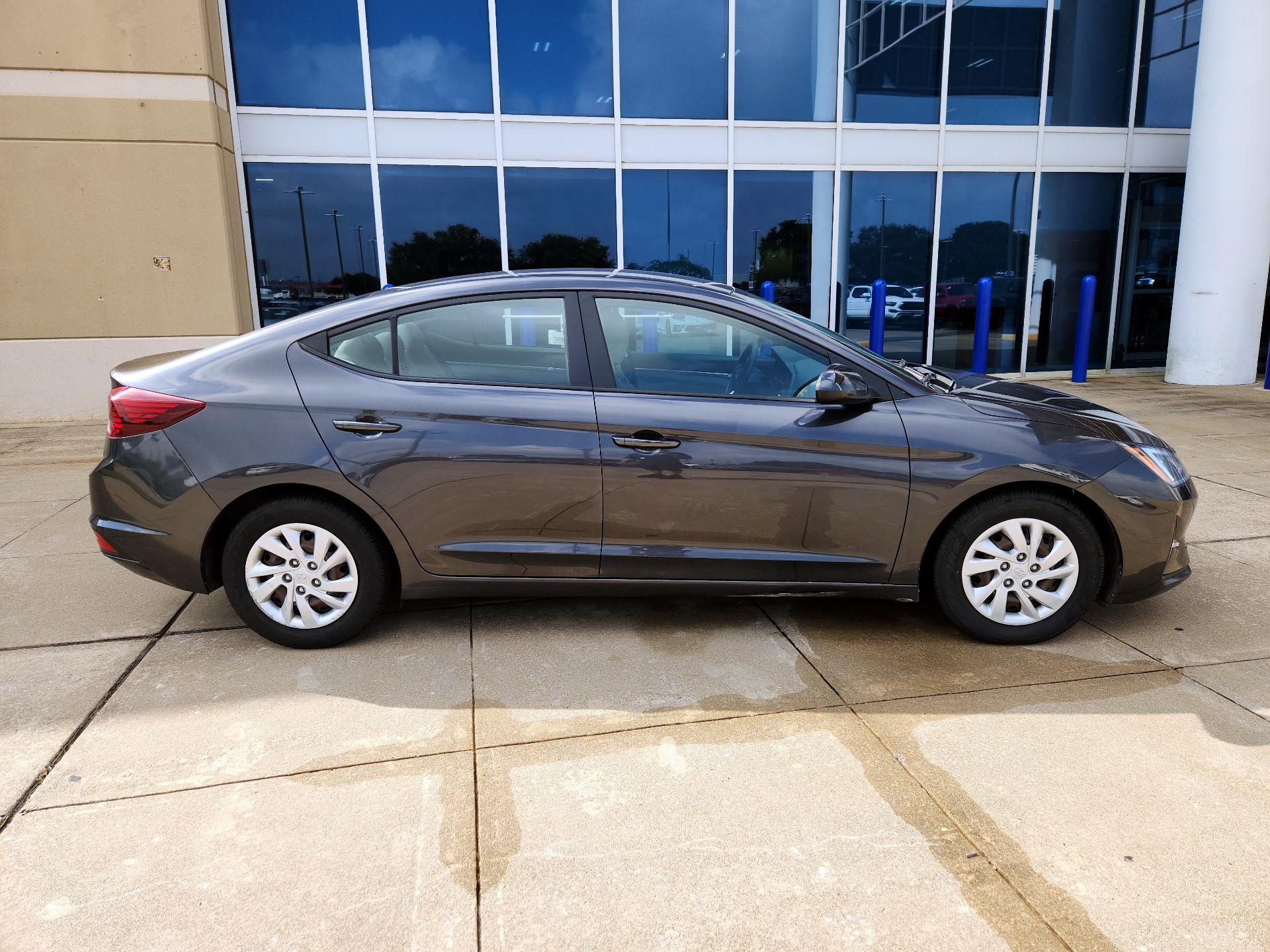 Thumbnail: 2020 Hyundai Elantra - 4