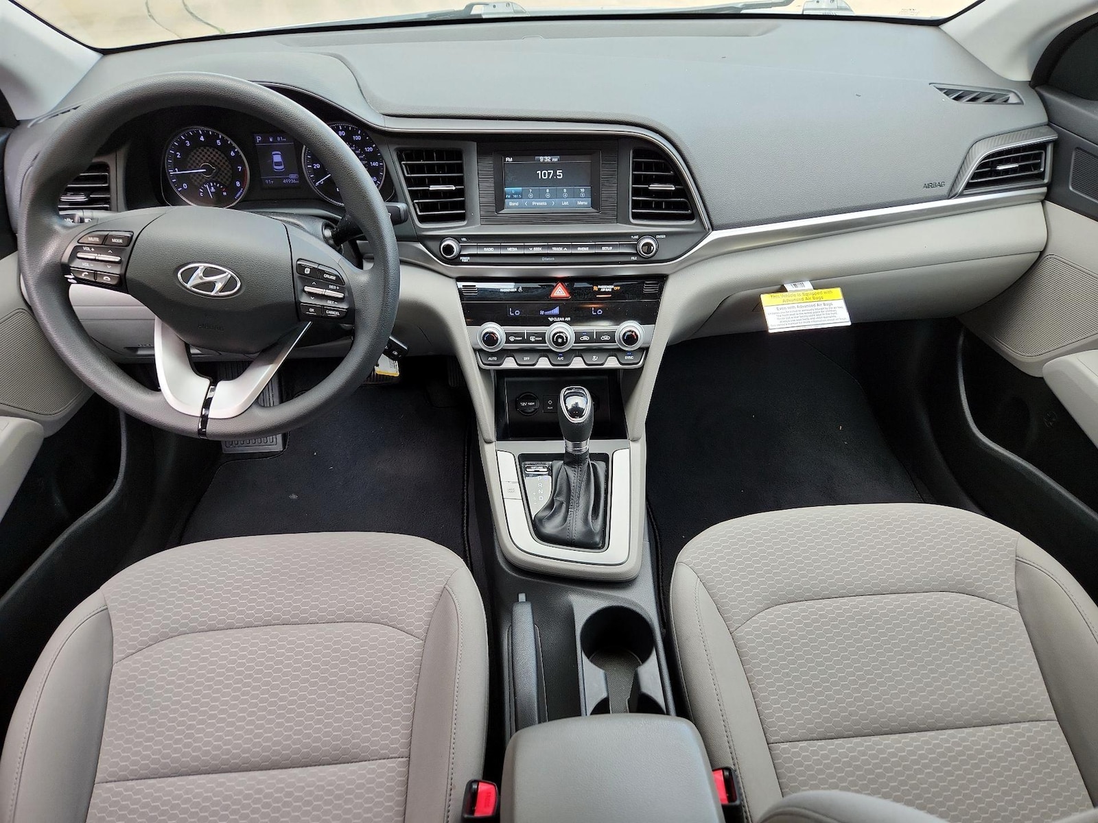 2020 Hyundai Elantra SE - Photo 9