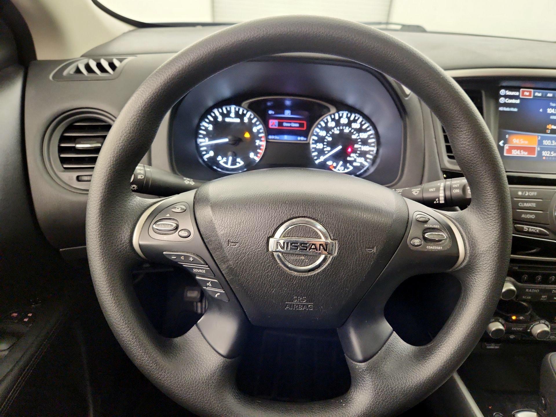 Thumbnail: 2020 Nissan Pathfinder - 10