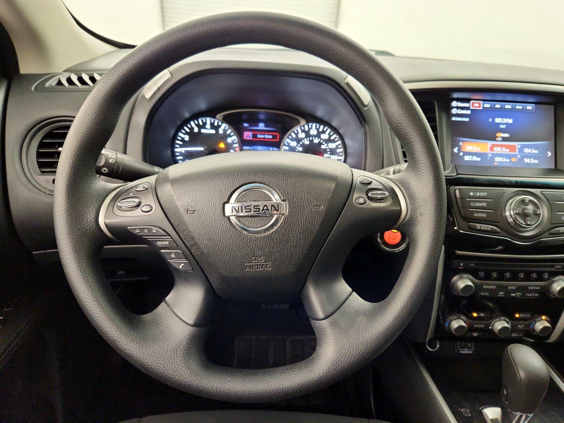 Thumbnail: 2020 Nissan Pathfinder - 10