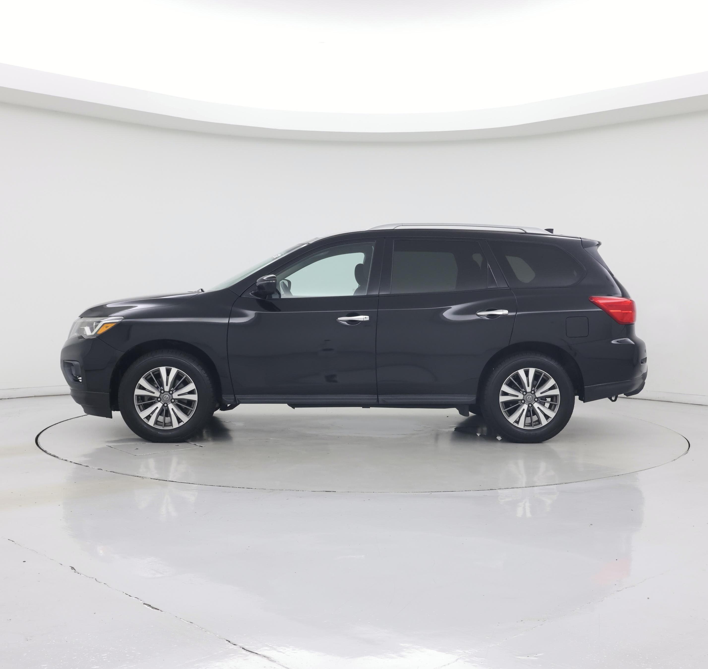 Thumbnail: 2020 Nissan Pathfinder - 3