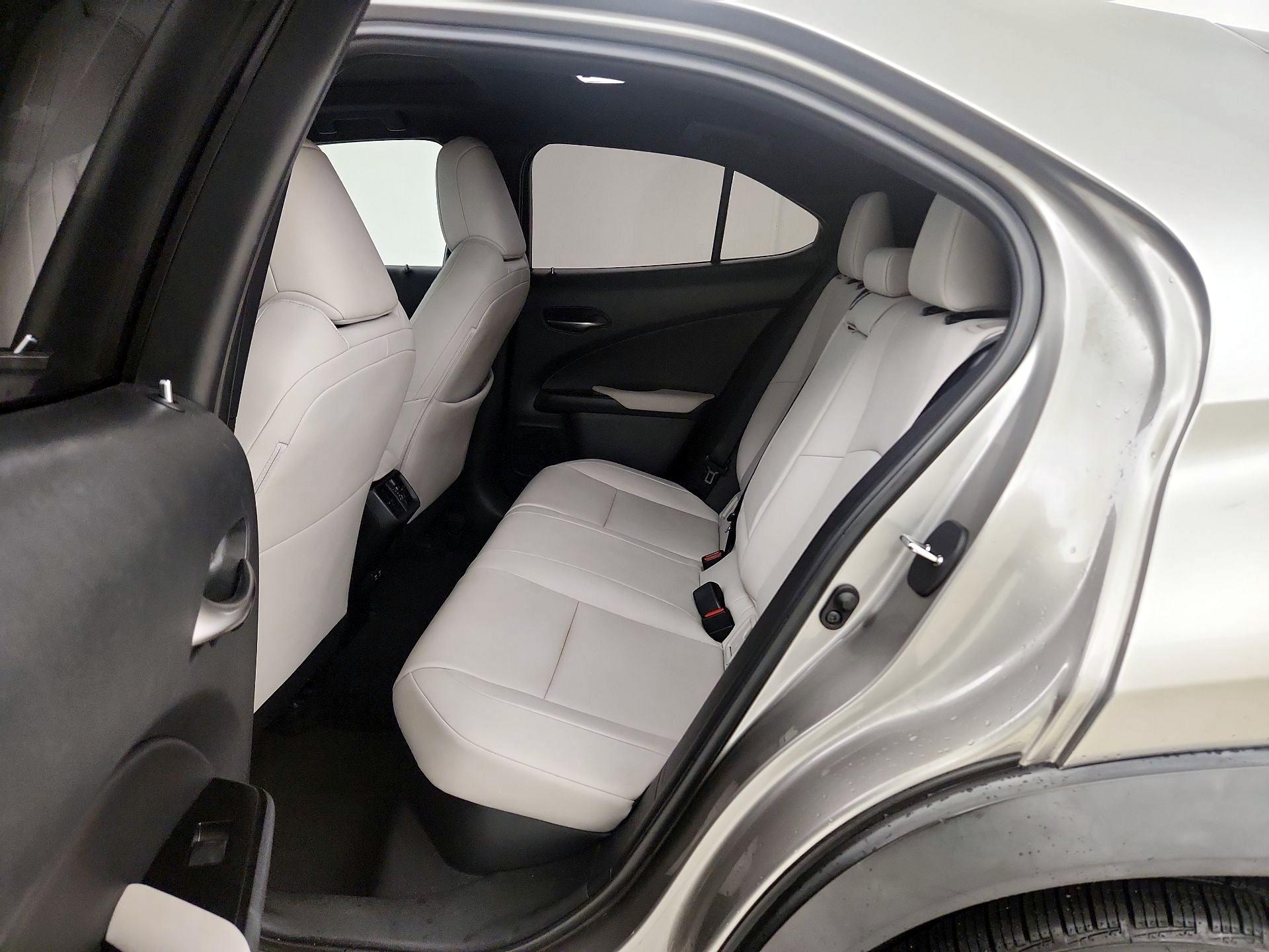 Thumbnail: 2020 Lexus UX - 20