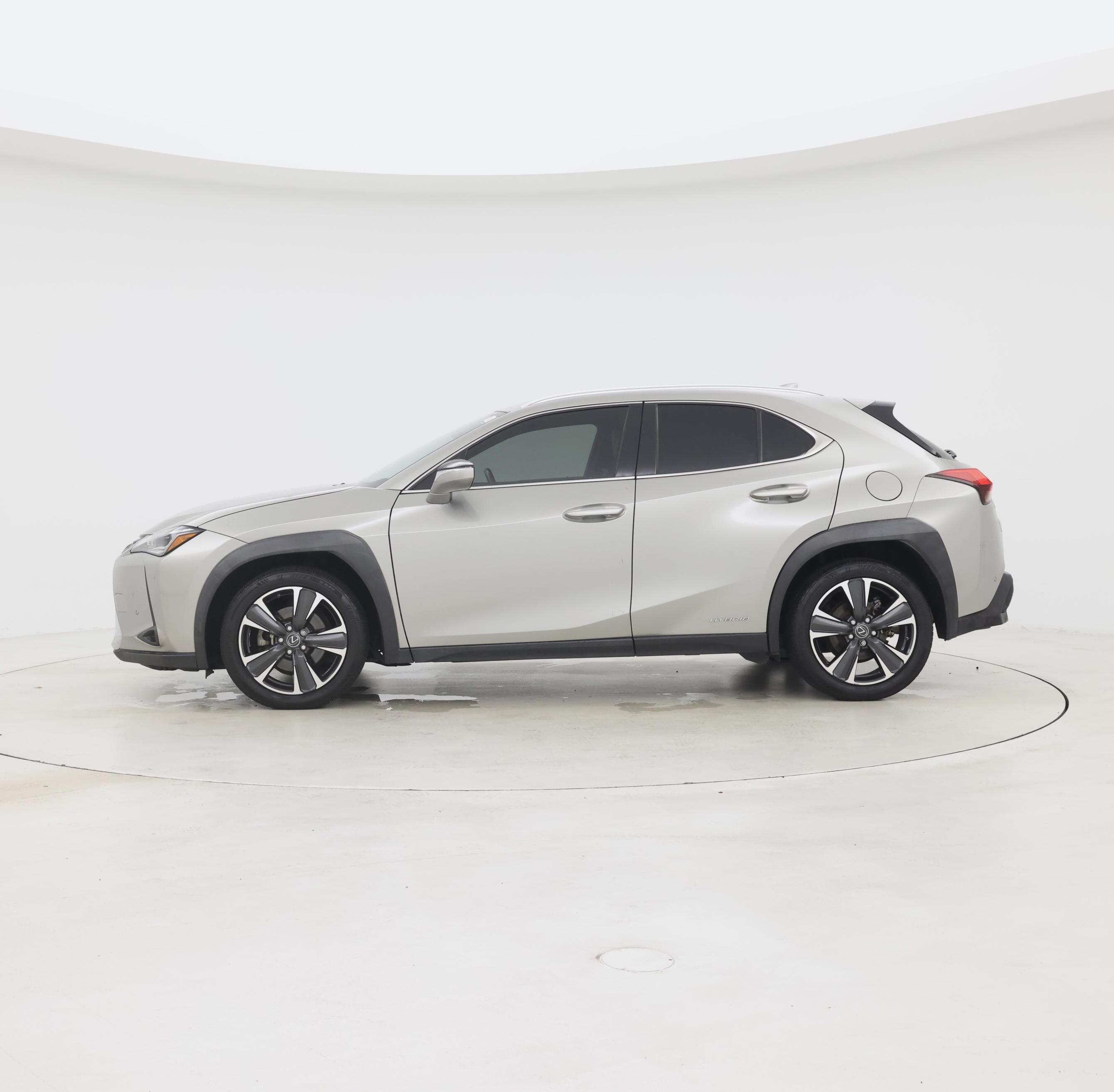 Thumbnail: 2020 Lexus UX - 3