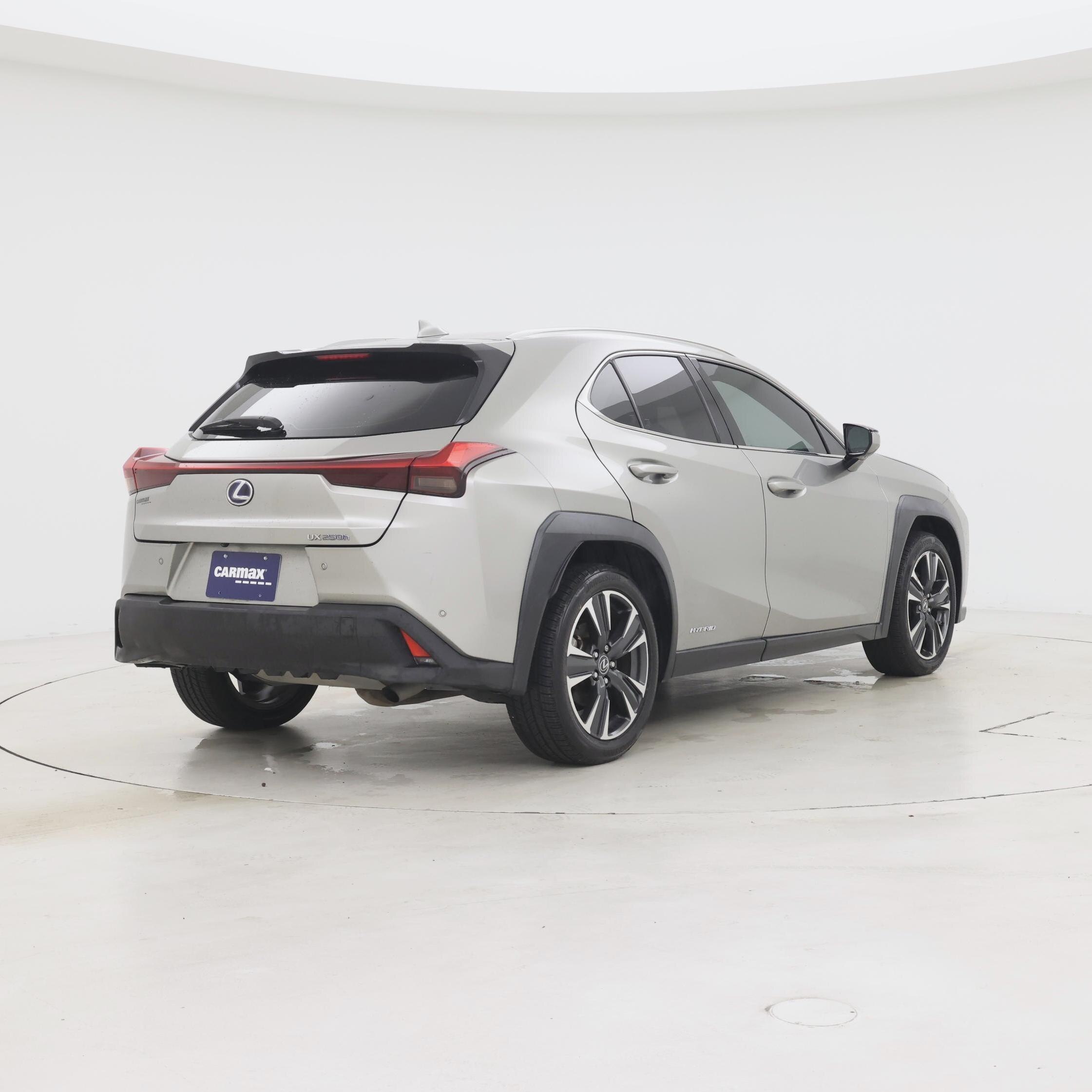 Thumbnail: 2020 Lexus UX - 8