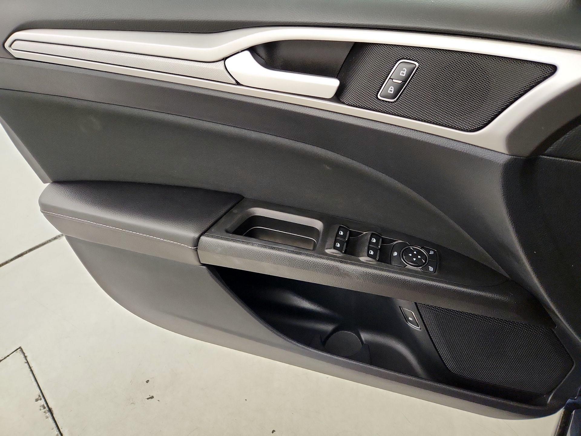 Thumbnail: 2019 Ford Fusion - 12