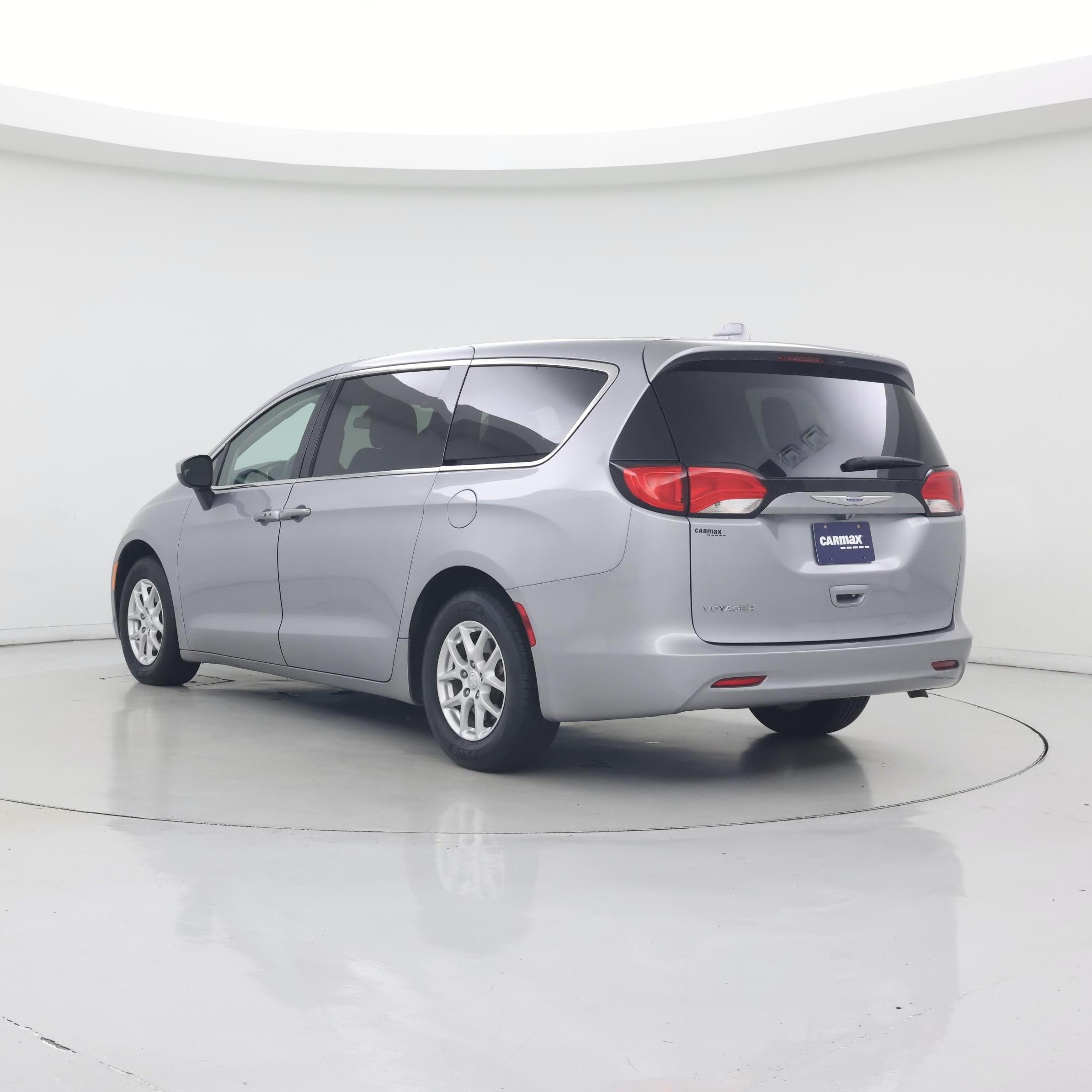 Thumbnail: 2020 Chrysler Voyager - 2