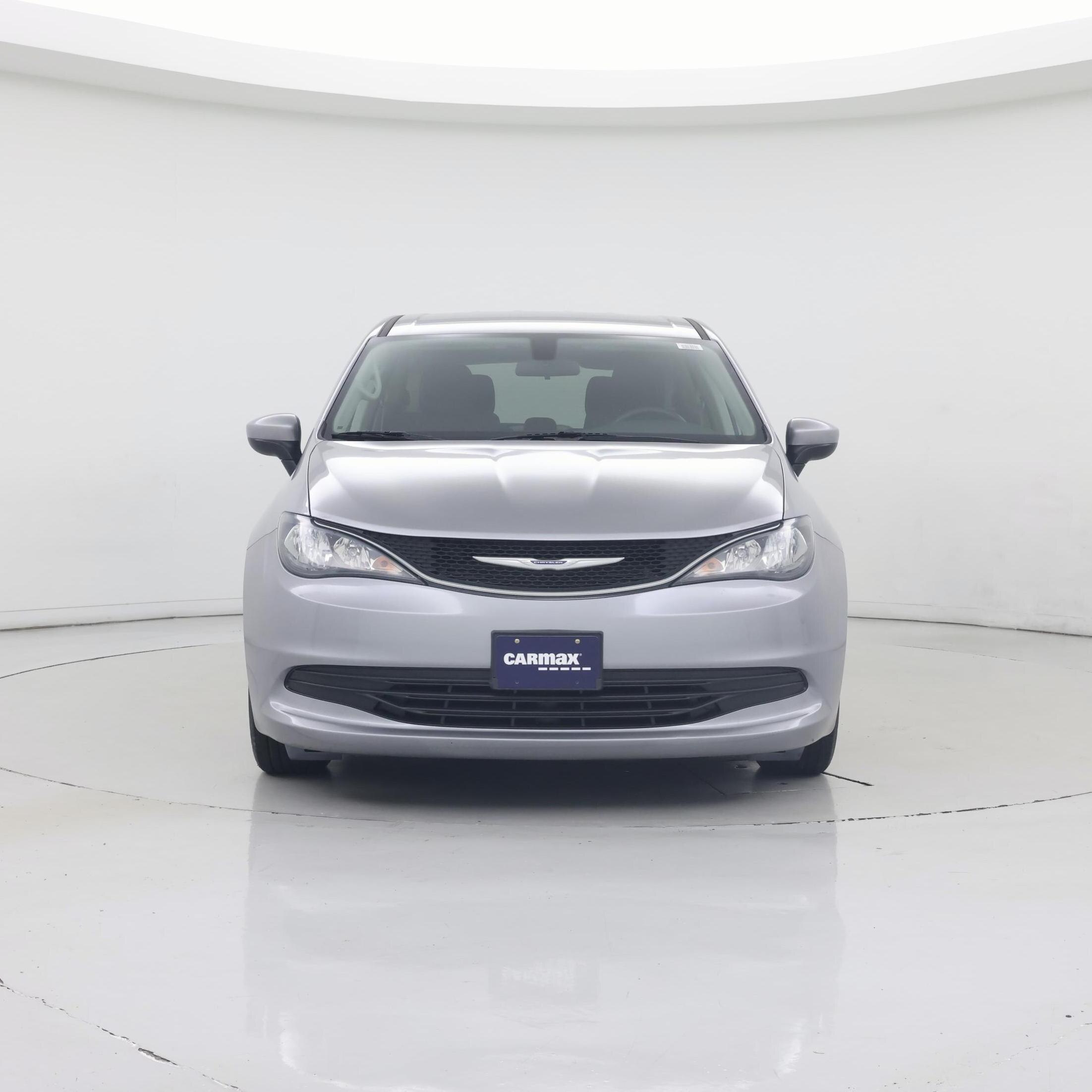 Thumbnail: 2020 Chrysler Voyager - 5