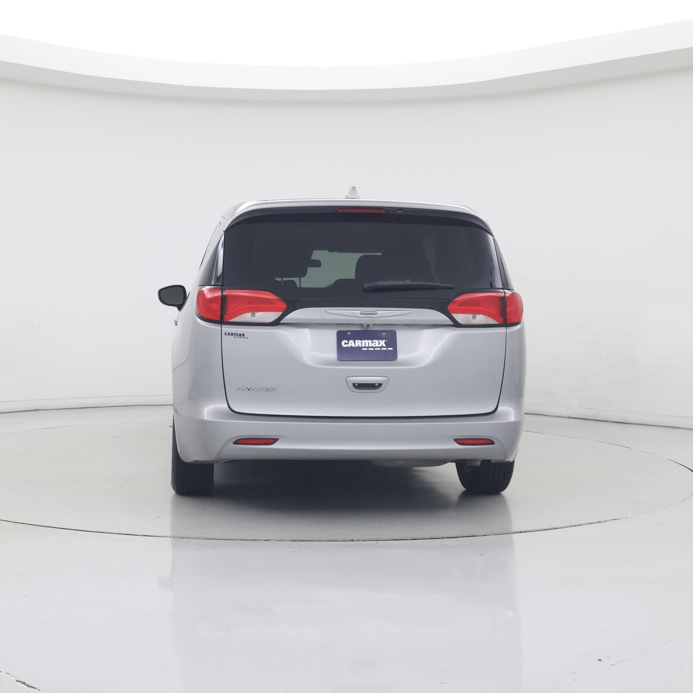 Thumbnail: 2020 Chrysler Voyager - 6