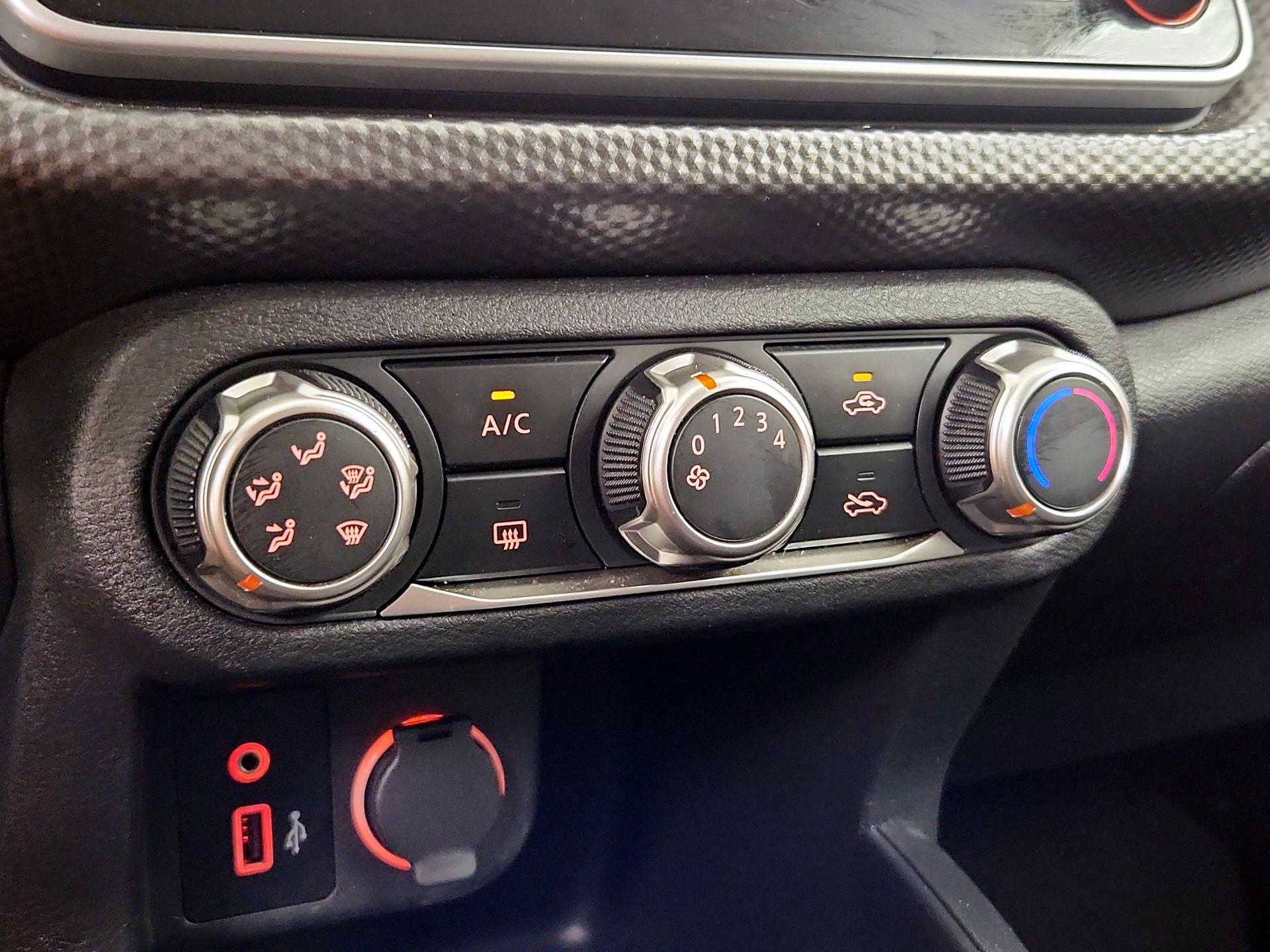Thumbnail: 2020 Nissan Kicks - 16