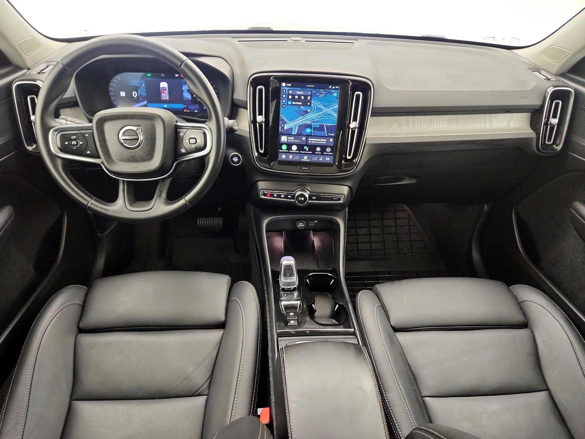 Thumbnail: 2026 Volvo XC40 - 9