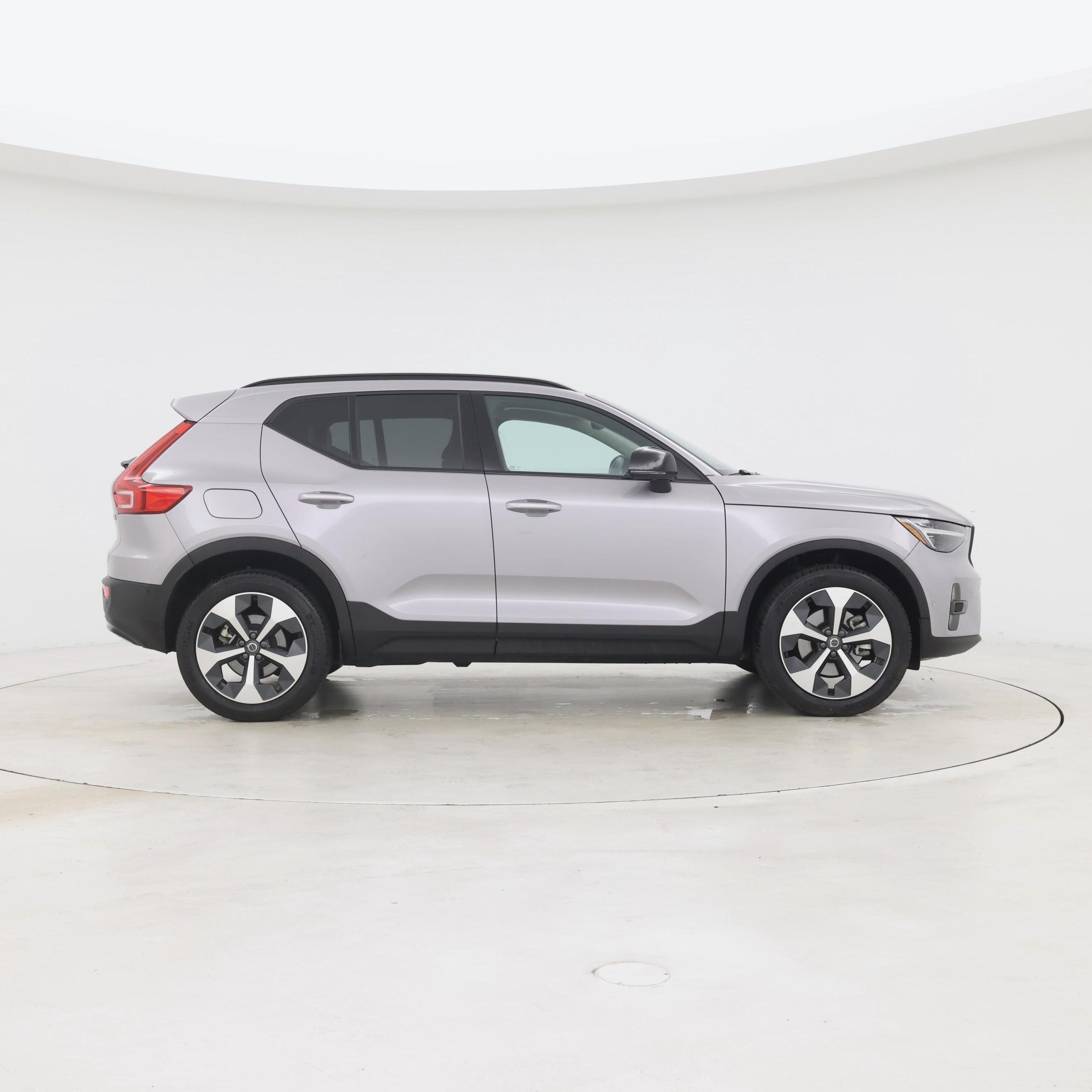 Thumbnail: 2026 Volvo XC40 - 7