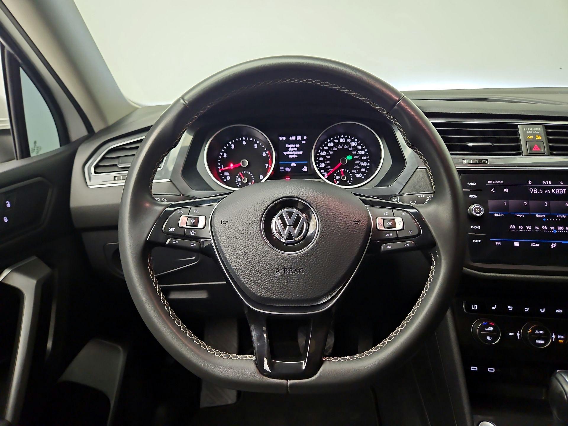 Thumbnail: 2021 Volkswagen Tiguan - 10