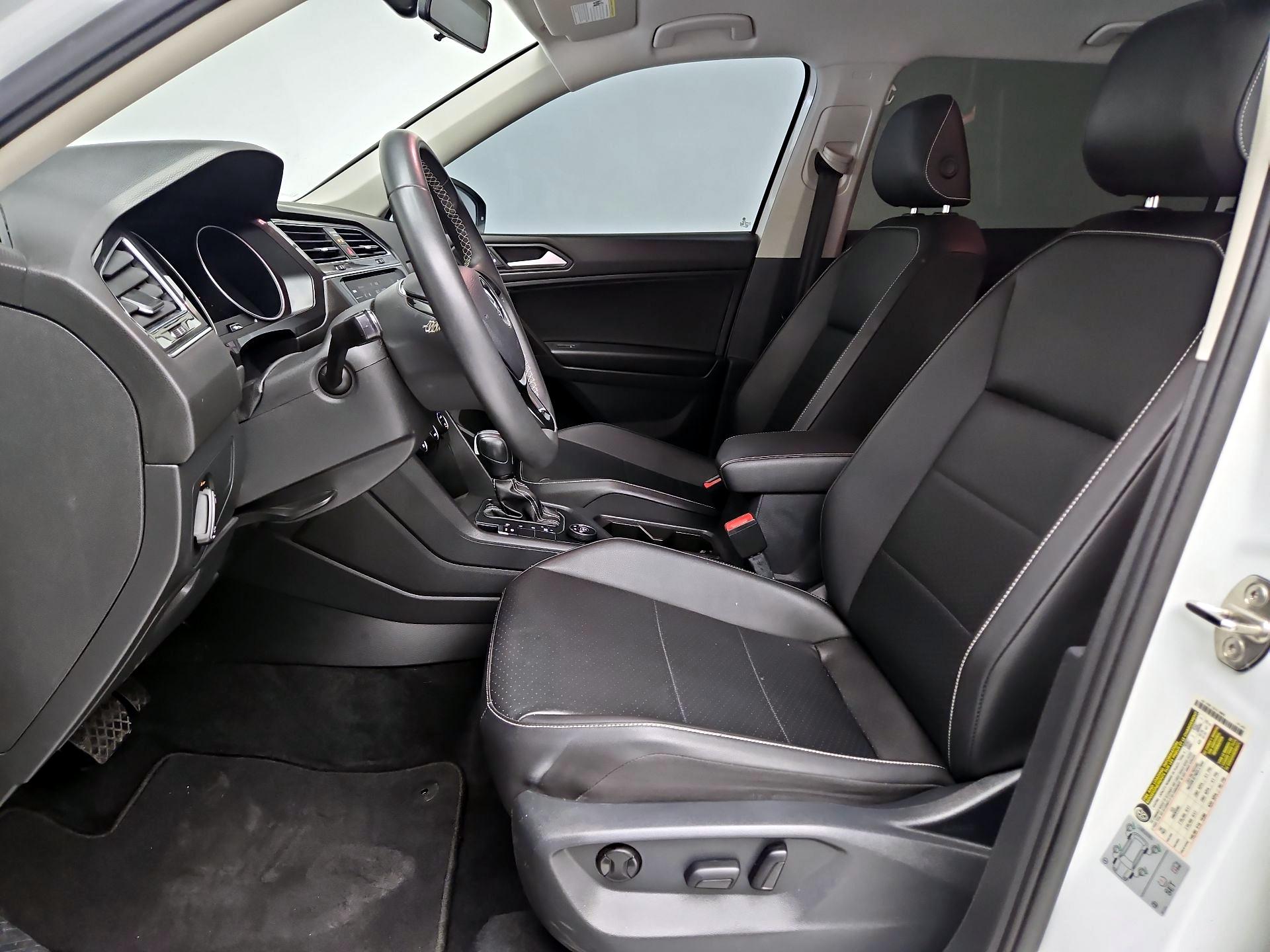 Thumbnail: 2021 Volkswagen Tiguan - 11