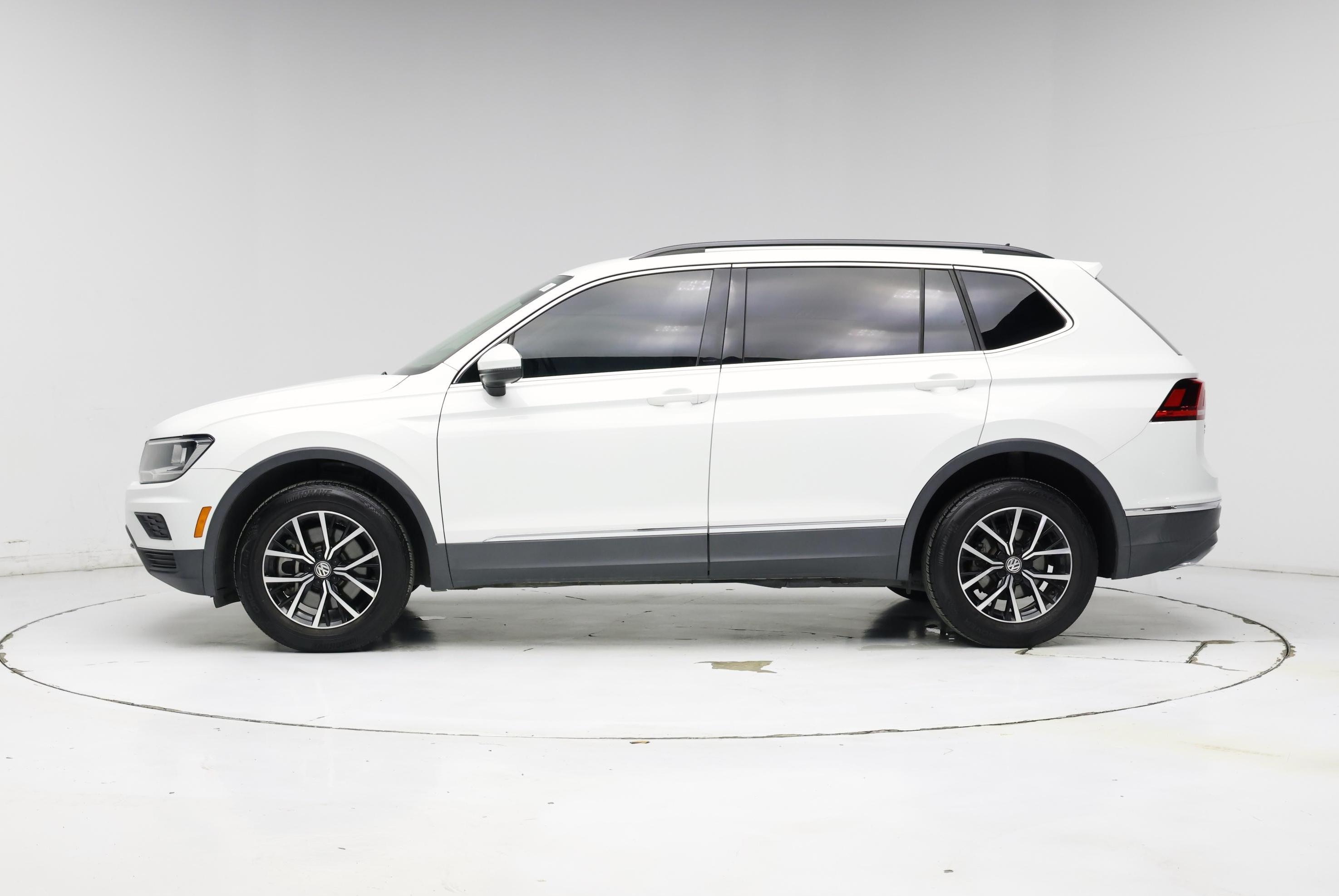 Thumbnail: 2021 Volkswagen Tiguan - 3