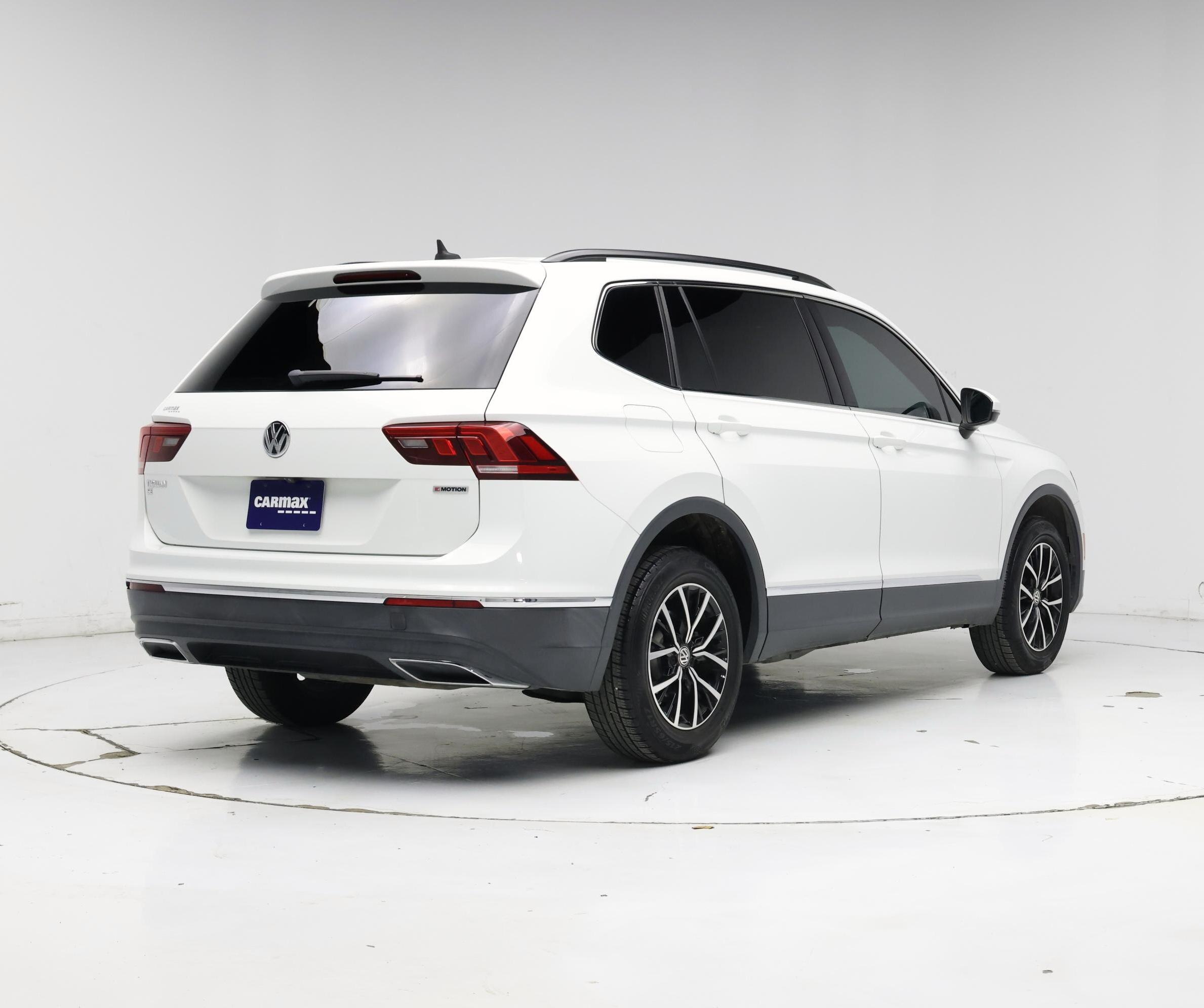 Thumbnail: 2021 Volkswagen Tiguan - 8