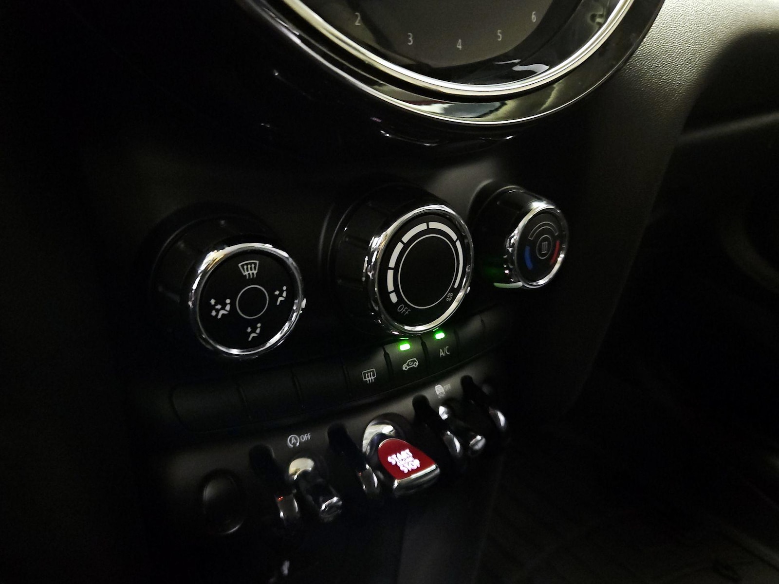 2022 MINI Hardtop 2 Door Oxford Edition - Photo 17