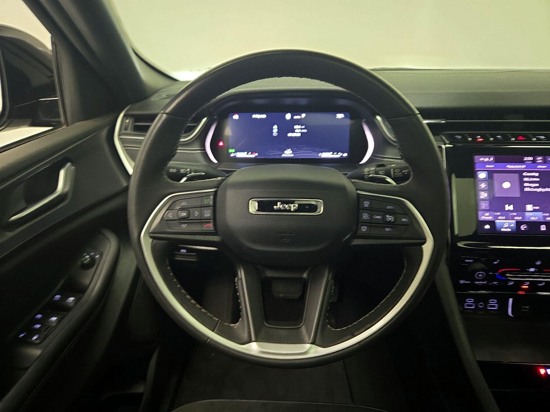 Thumbnail: 2023 Jeep Grand Cherokee - 10