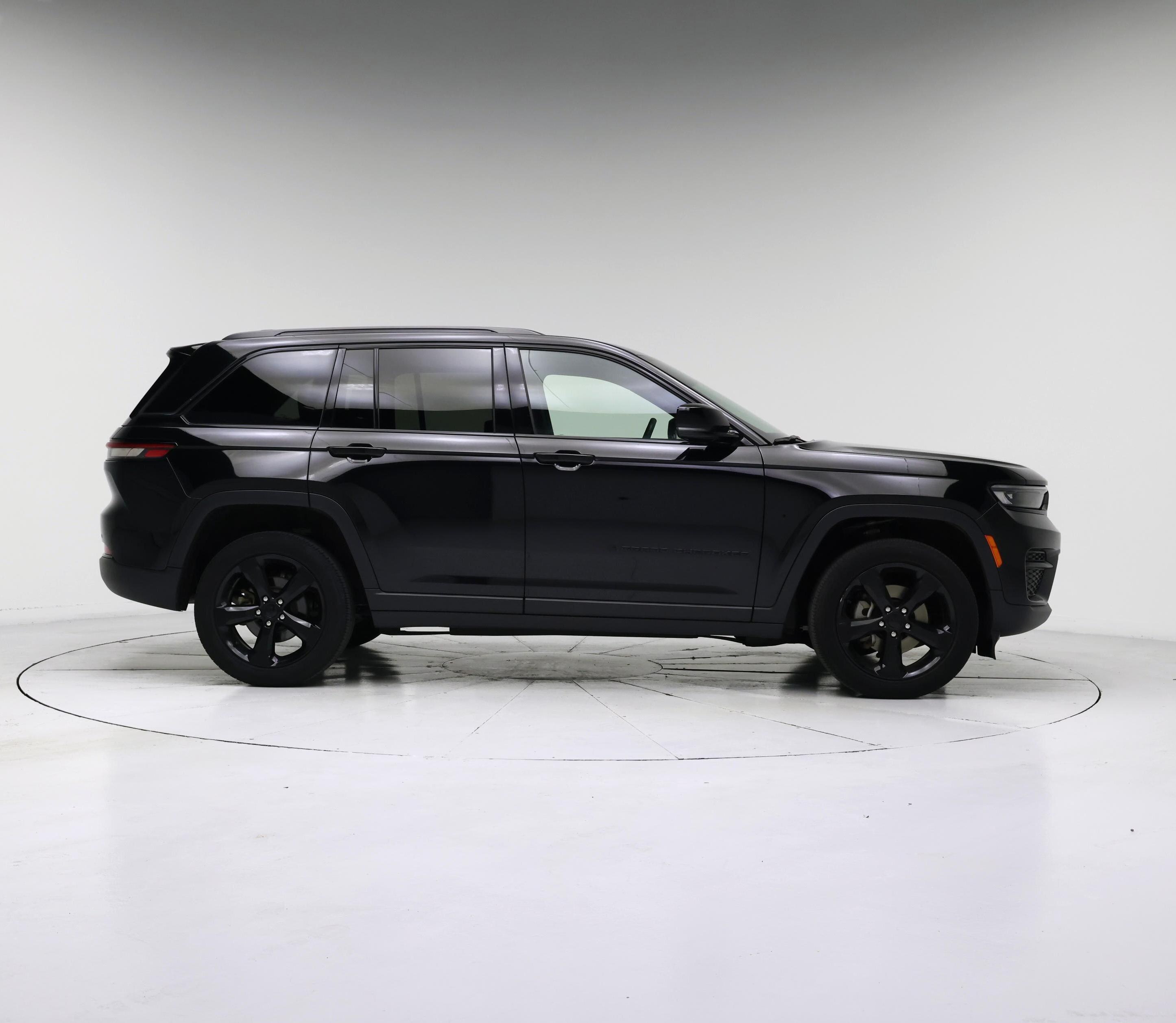 Thumbnail: 2023 Jeep Grand Cherokee - 7