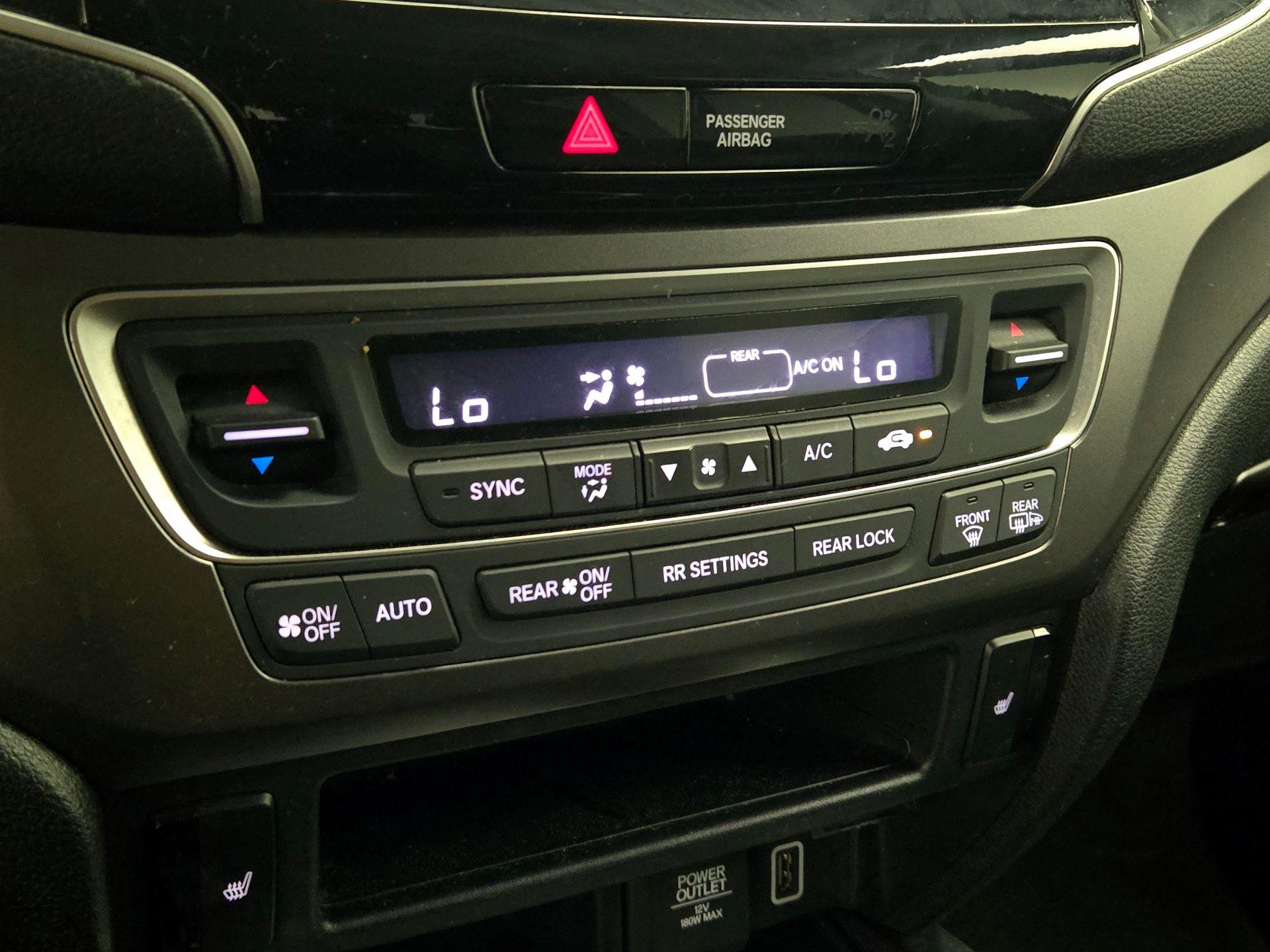 Thumbnail: 2019 Honda Pilot - 16