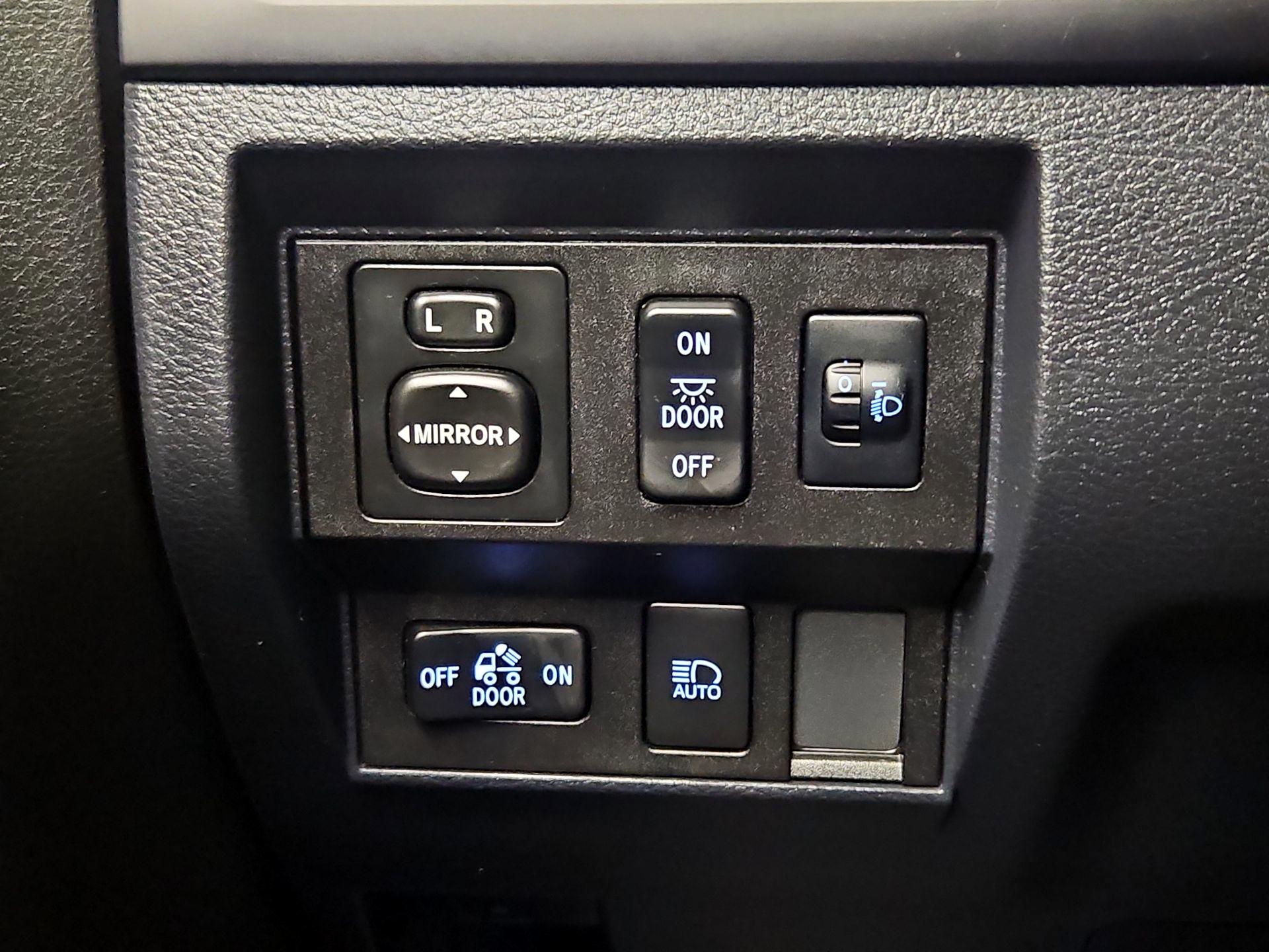 Thumbnail: 2019 Toyota Tundra - 13