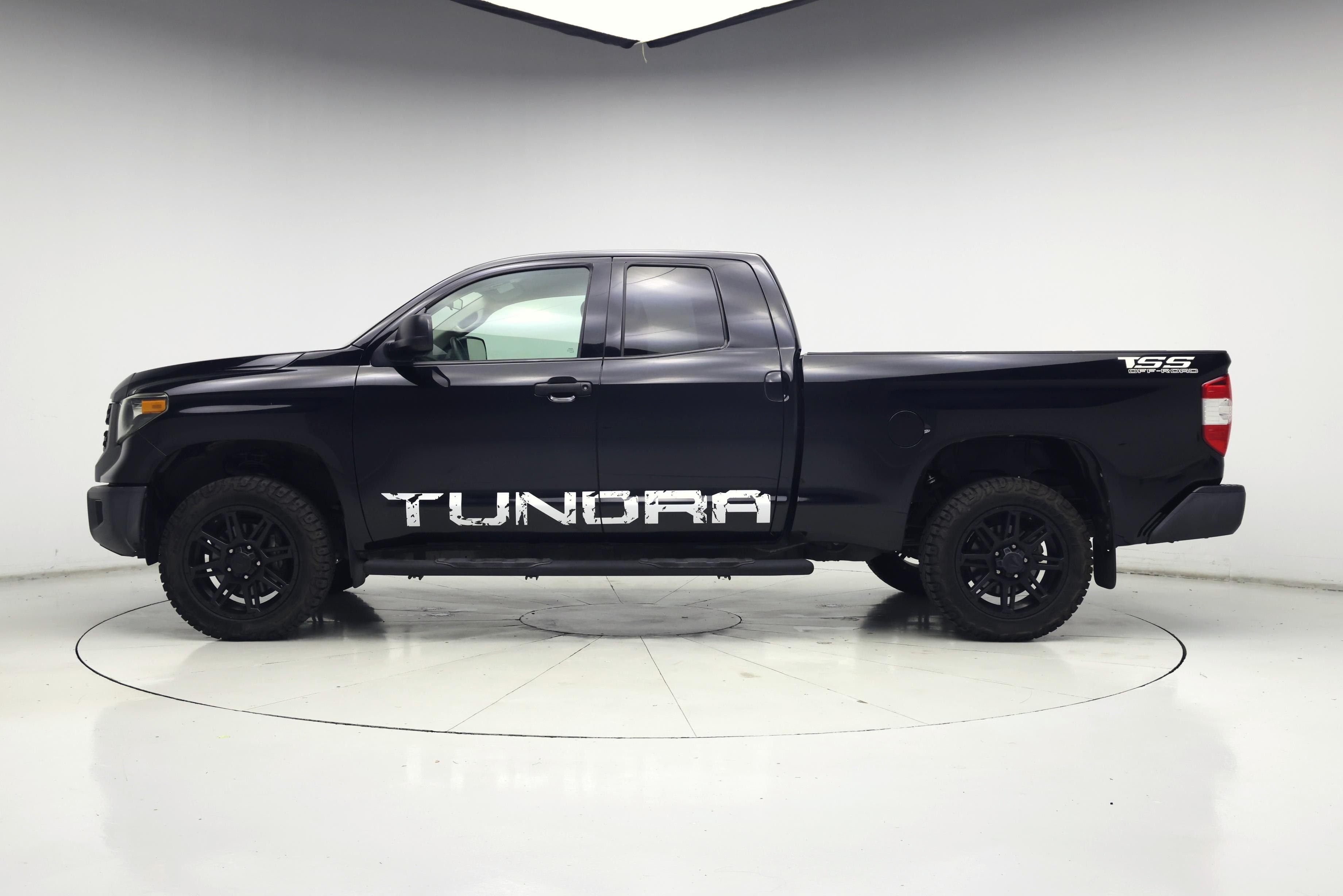 Thumbnail: 2019 Toyota Tundra - 3