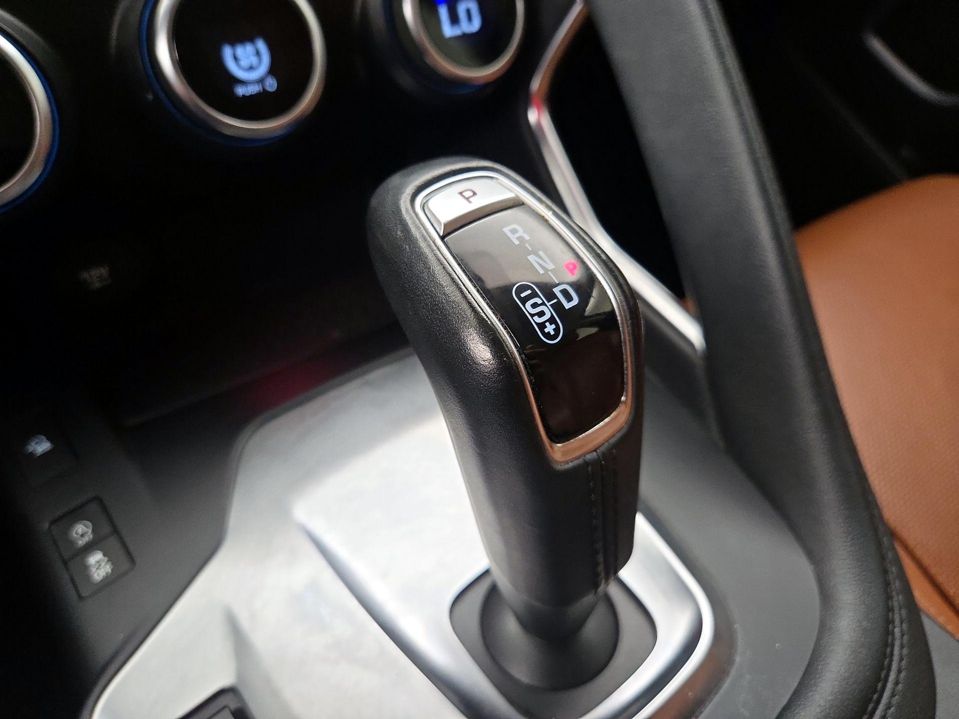 Thumbnail: 2020 Jaguar E-Pace - 16