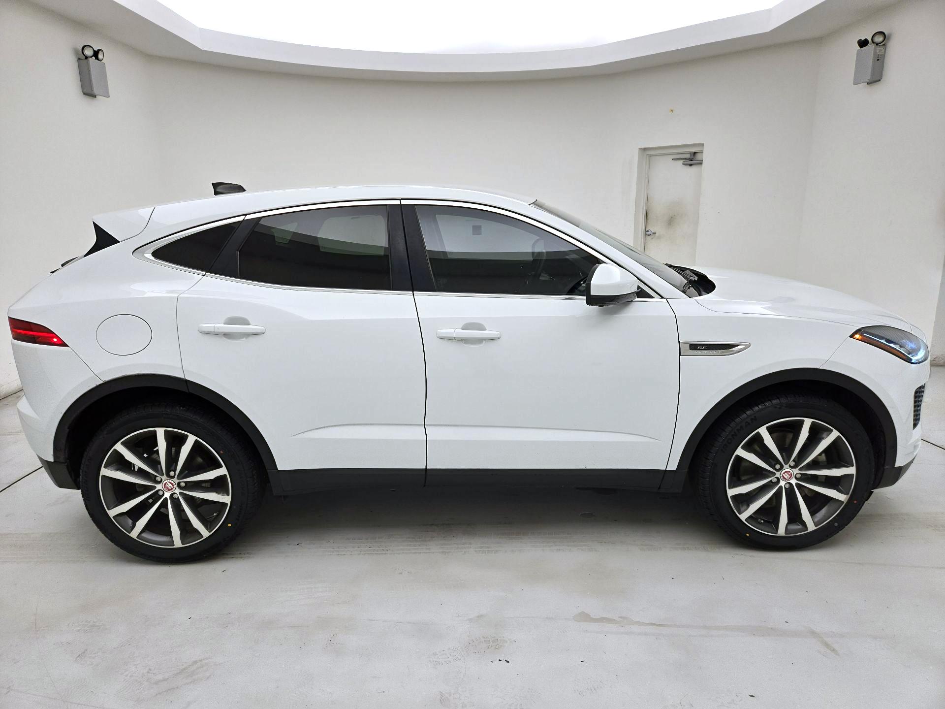 Thumbnail: 2020 Jaguar E-Pace - 4