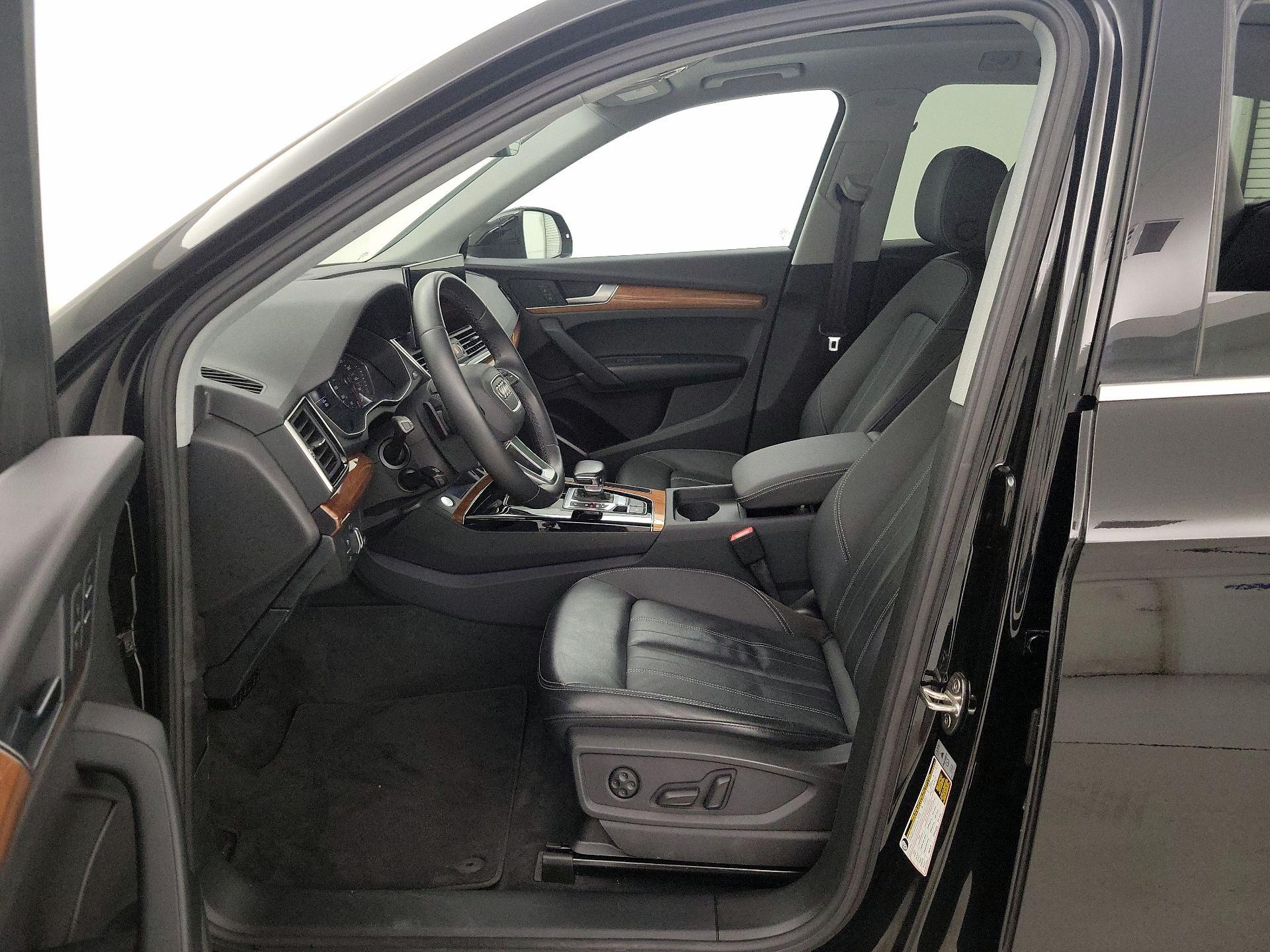 Thumbnail: 2023 Audi Q5 - 11