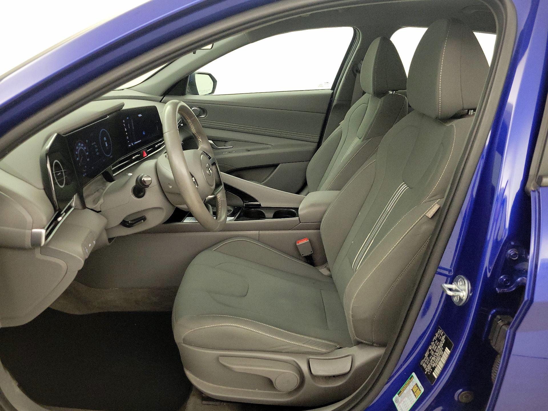 Thumbnail: 2023 Hyundai Elantra - 11