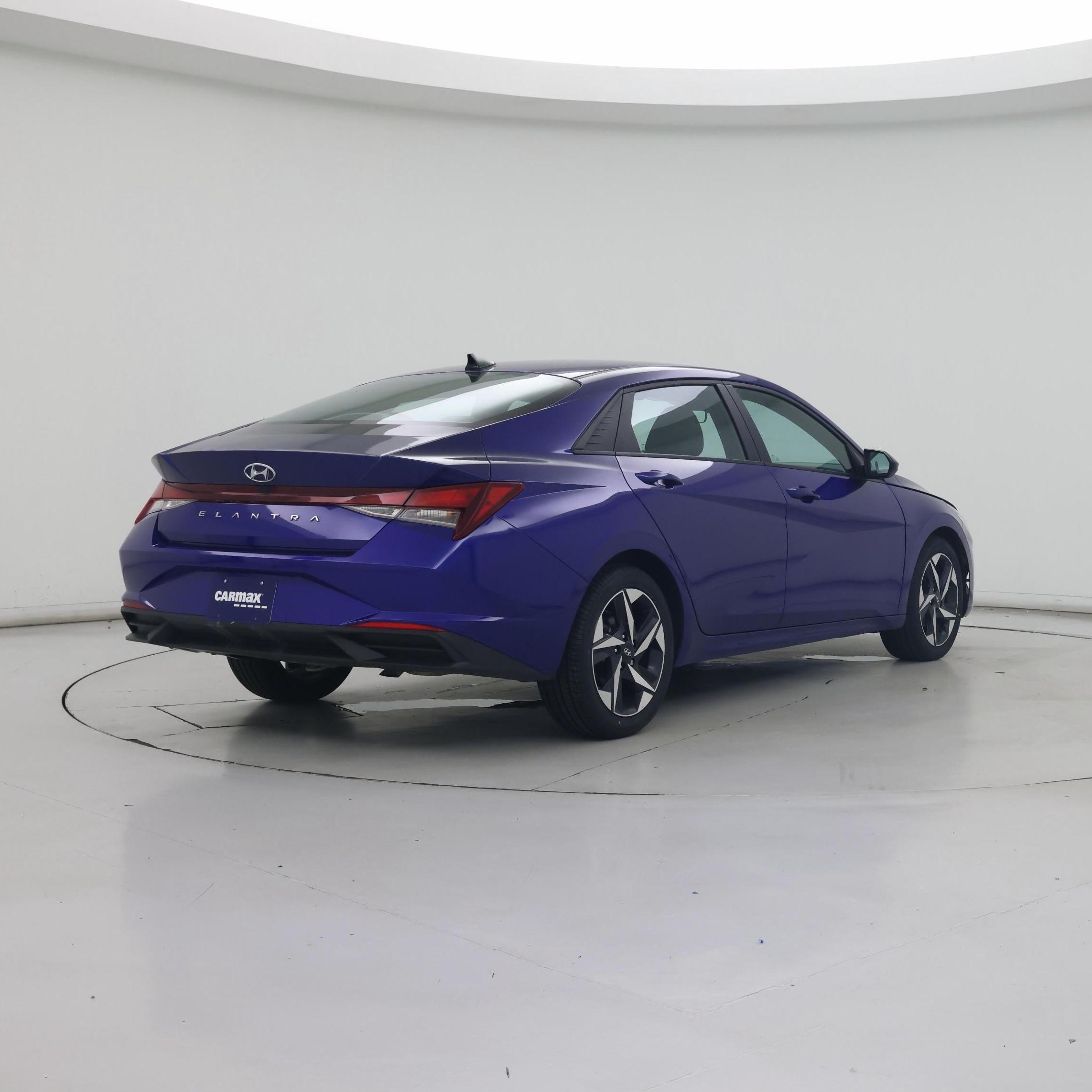 Thumbnail: 2023 Hyundai Elantra - 8