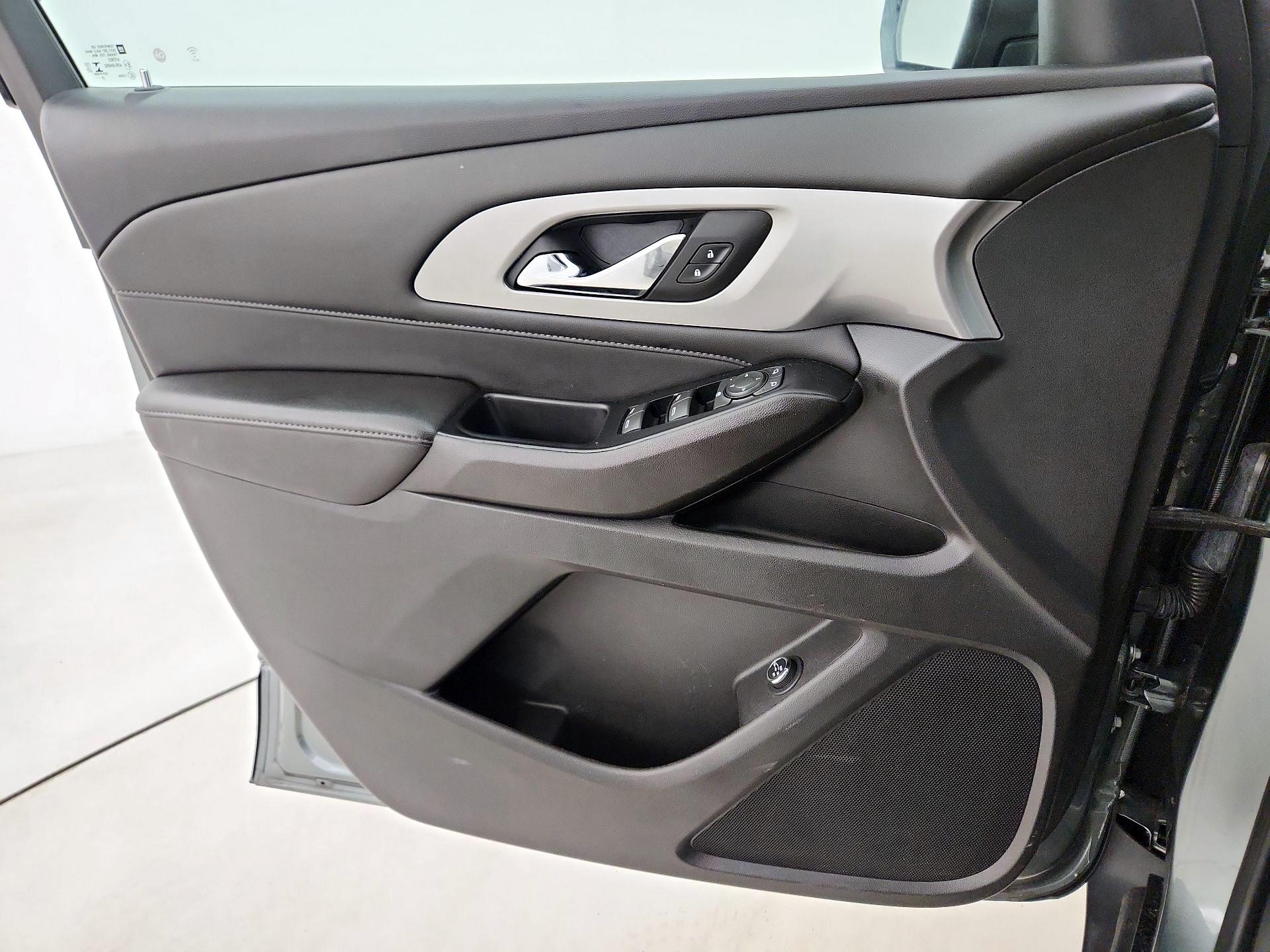 Thumbnail: 2023 Chevrolet Traverse - 12