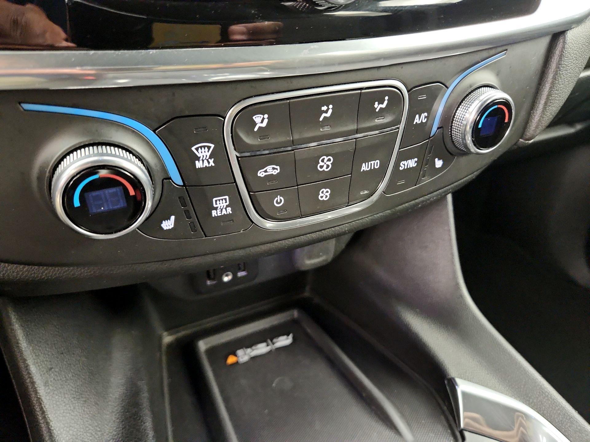 Thumbnail: 2023 Chevrolet Traverse - 16