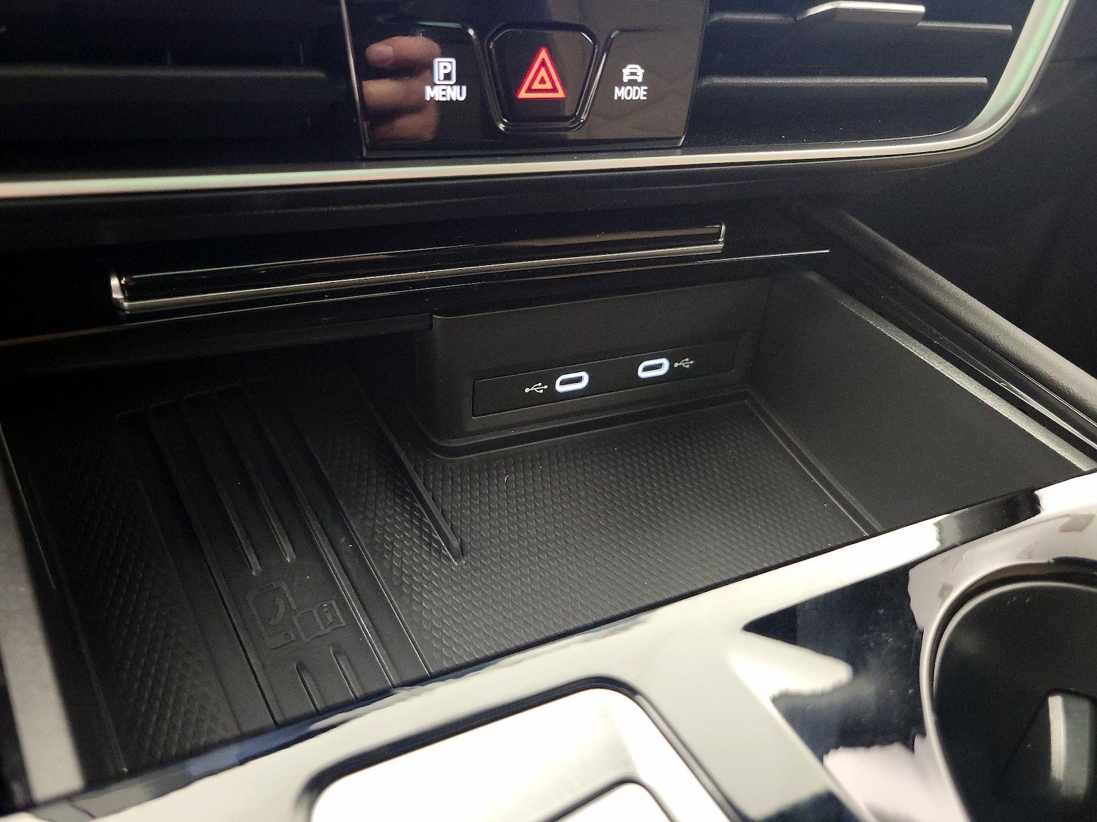 2025 Volkswagen Atlas Cross Sport SE w/Tech - Photo 19