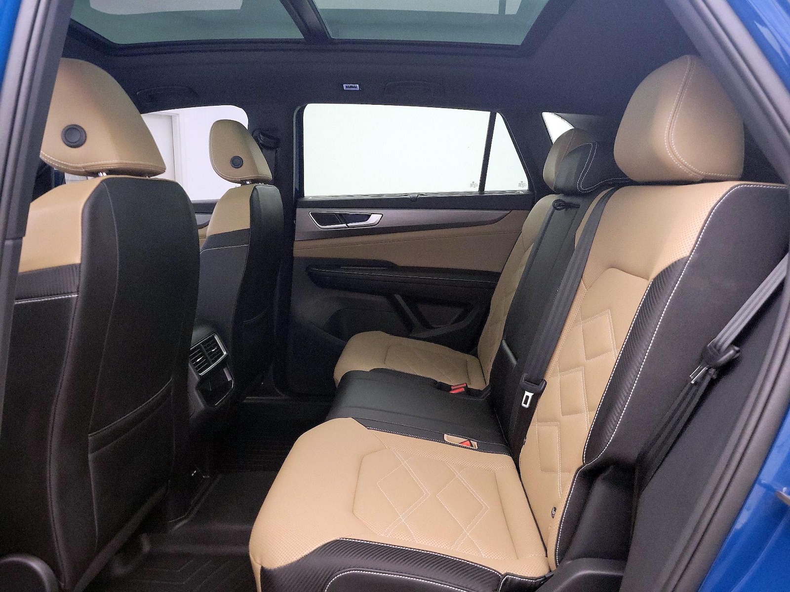 2025 Volkswagen Atlas Cross Sport SE w/Tech - Photo 21