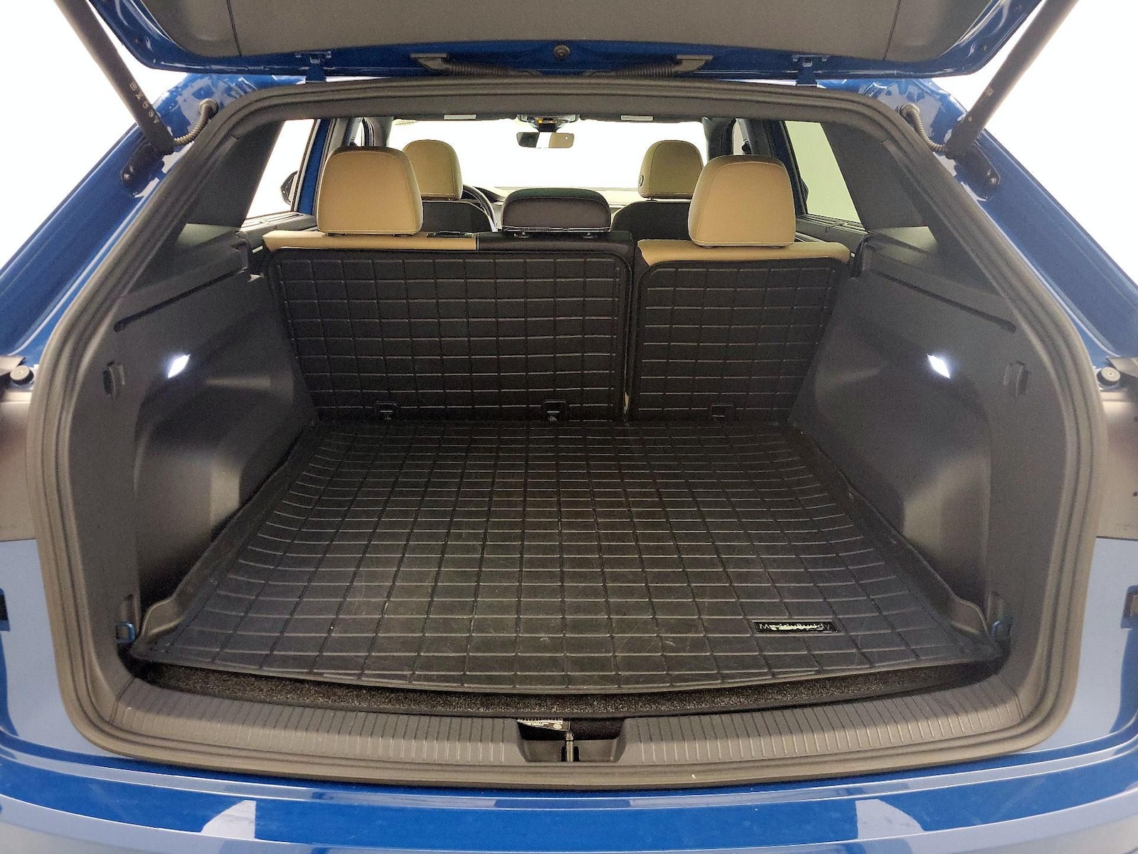 2025 Volkswagen Atlas Cross Sport SE w/Tech - Photo 22